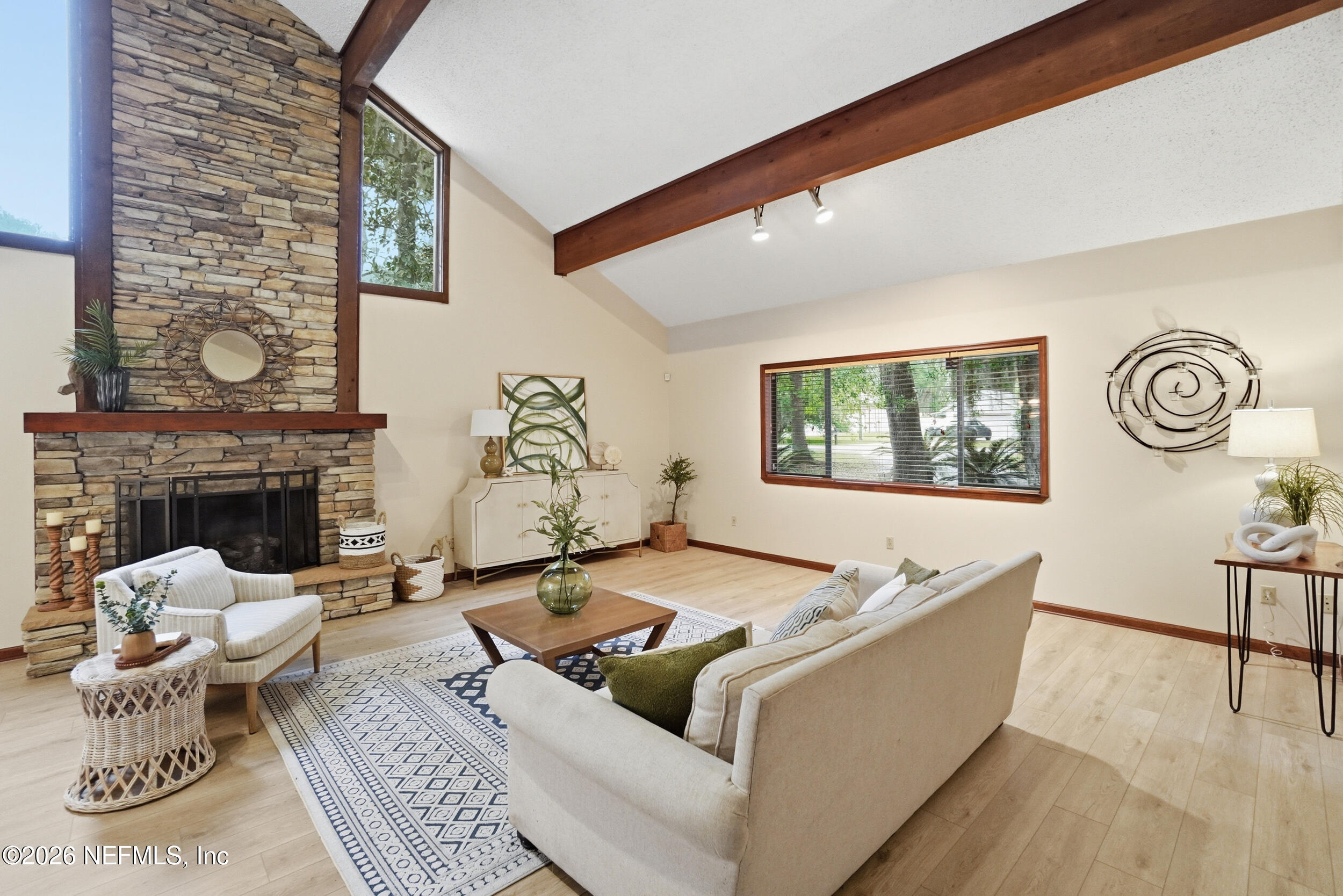 12852 LONGVIEW Drive W