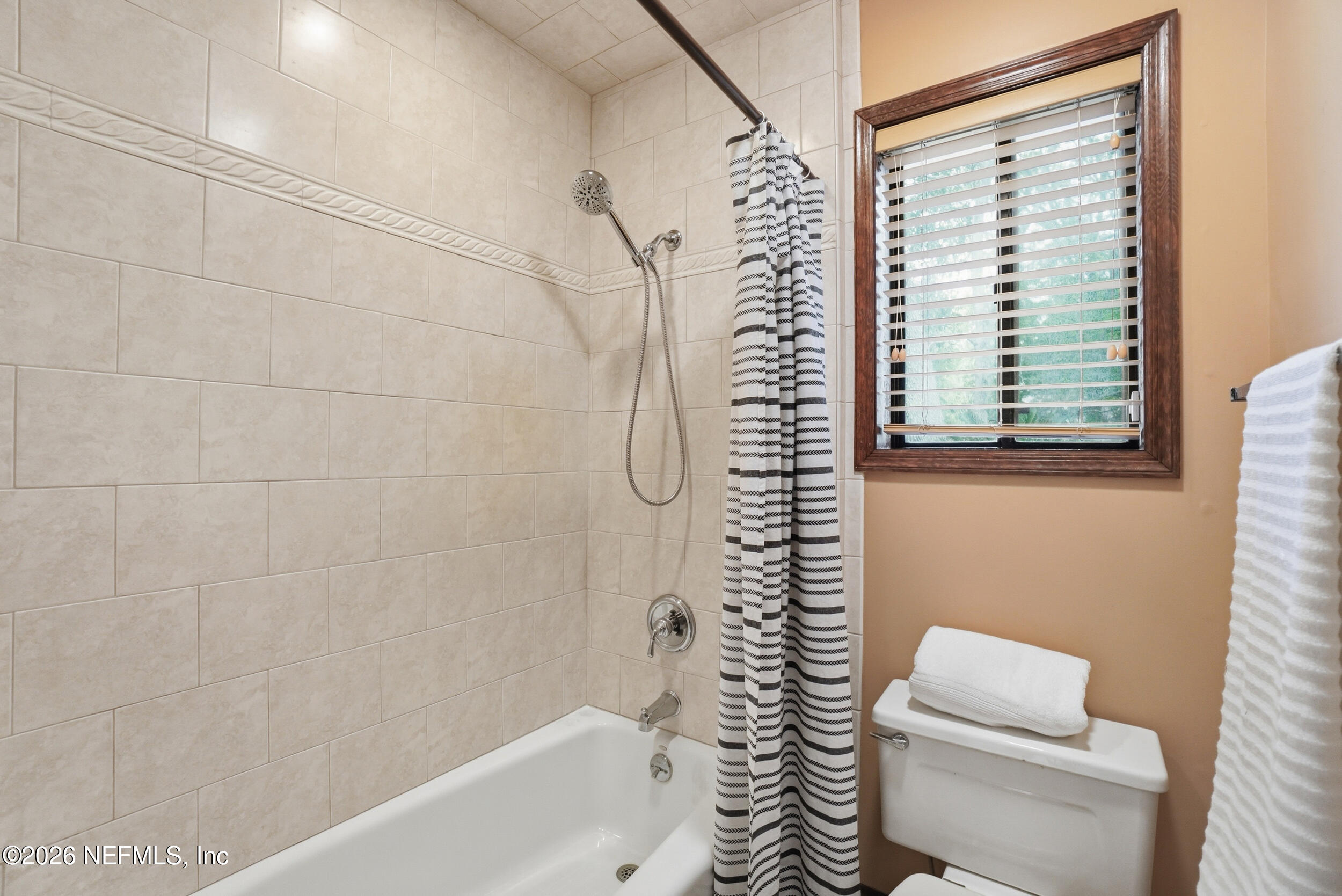 12852 LONGVIEW Drive W