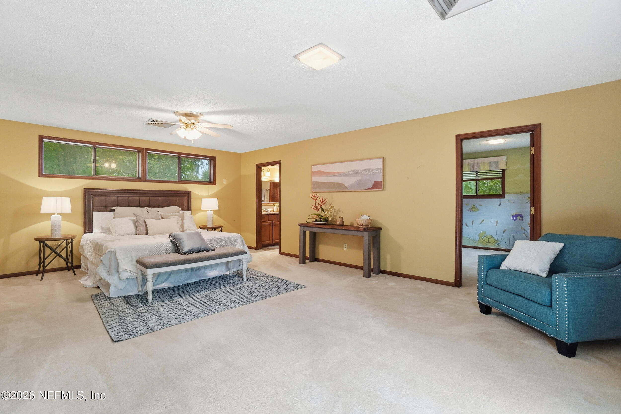 12852 LONGVIEW Drive W