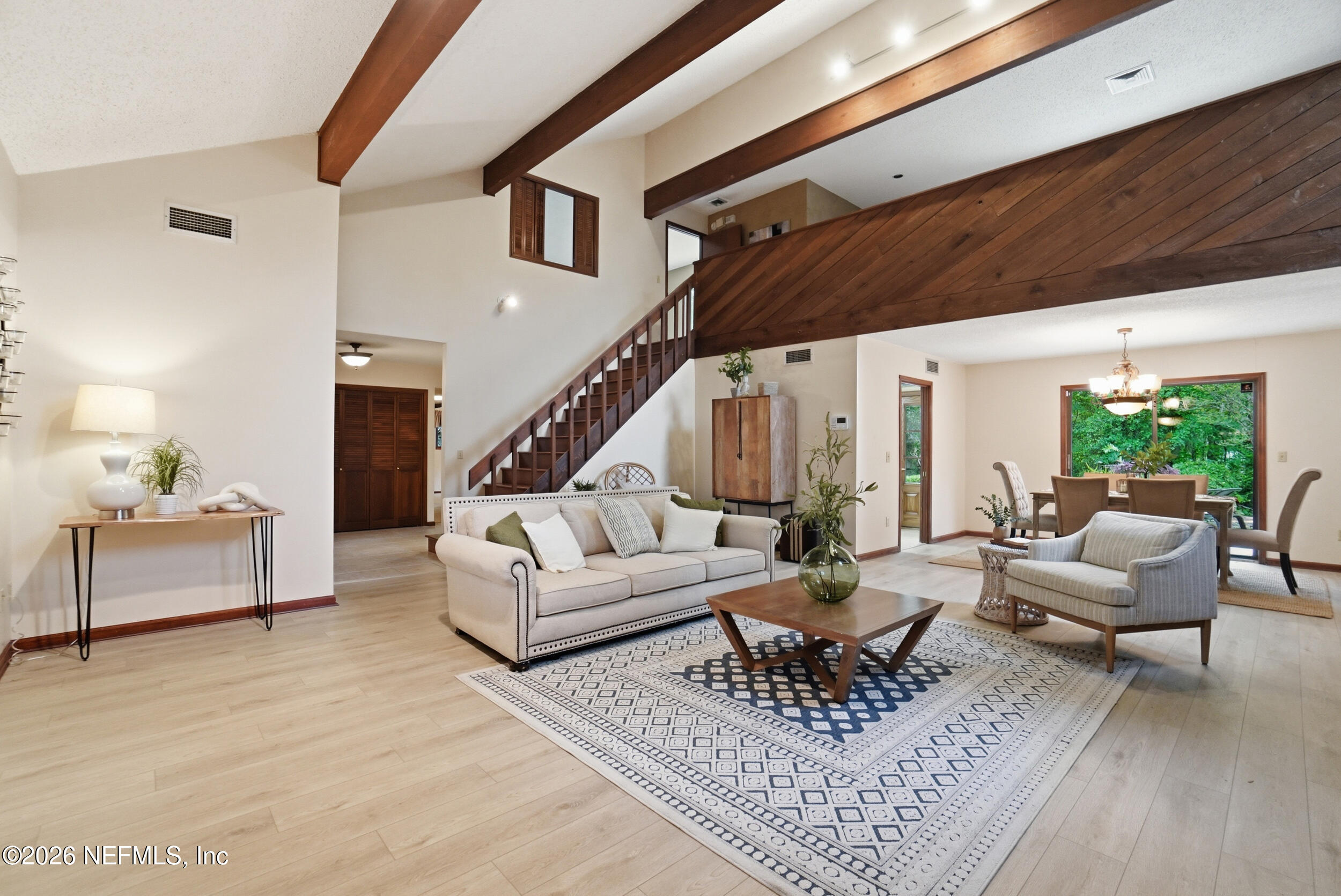 12852 LONGVIEW Drive W