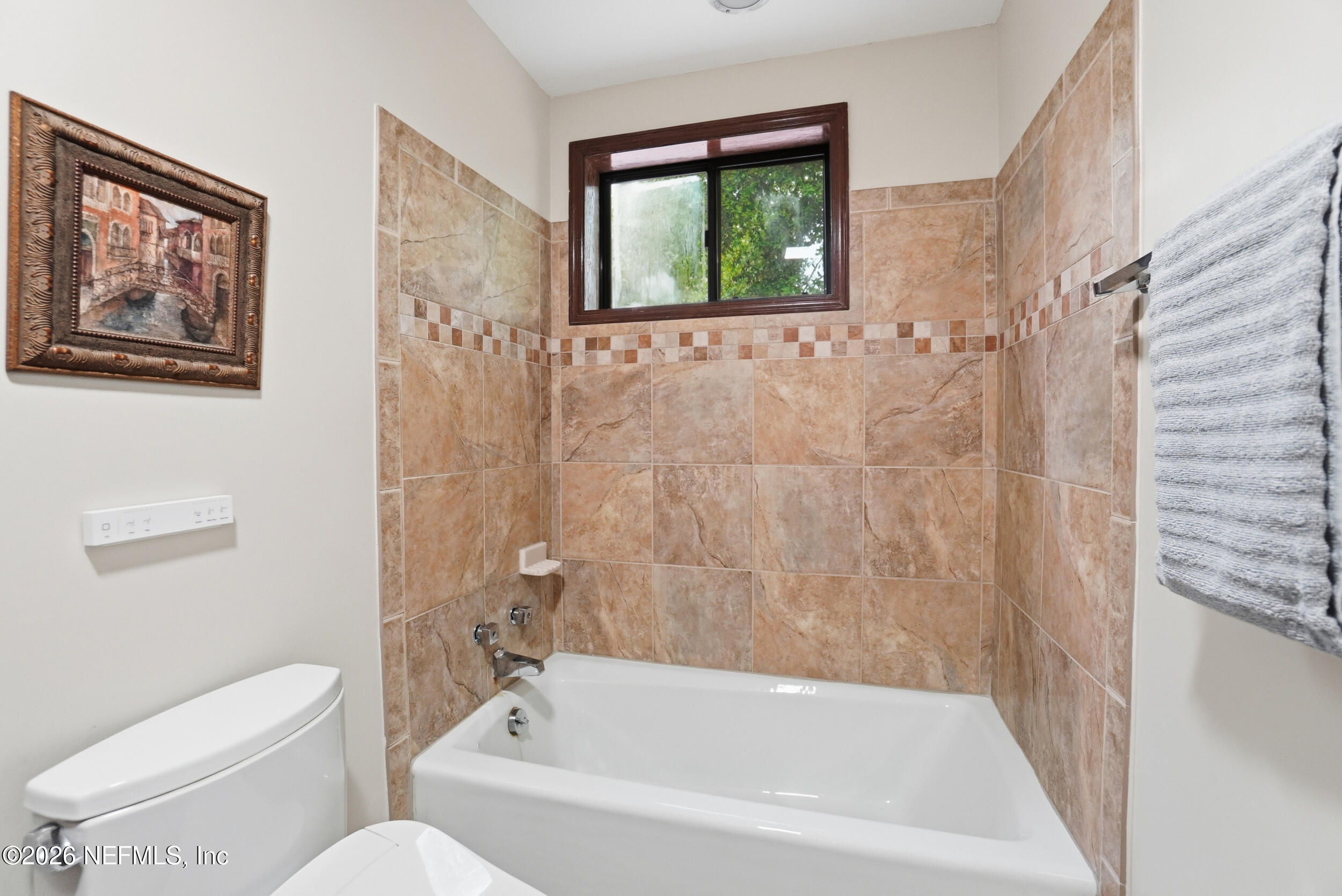 12852 LONGVIEW Drive W