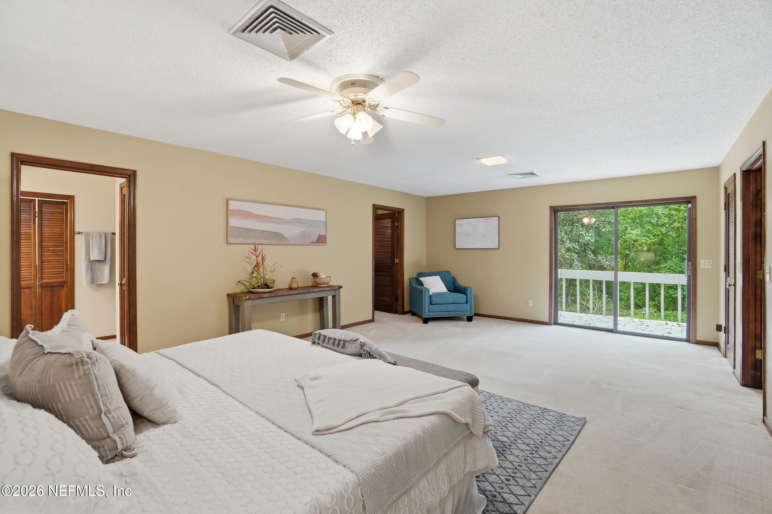 12852 LONGVIEW Drive W