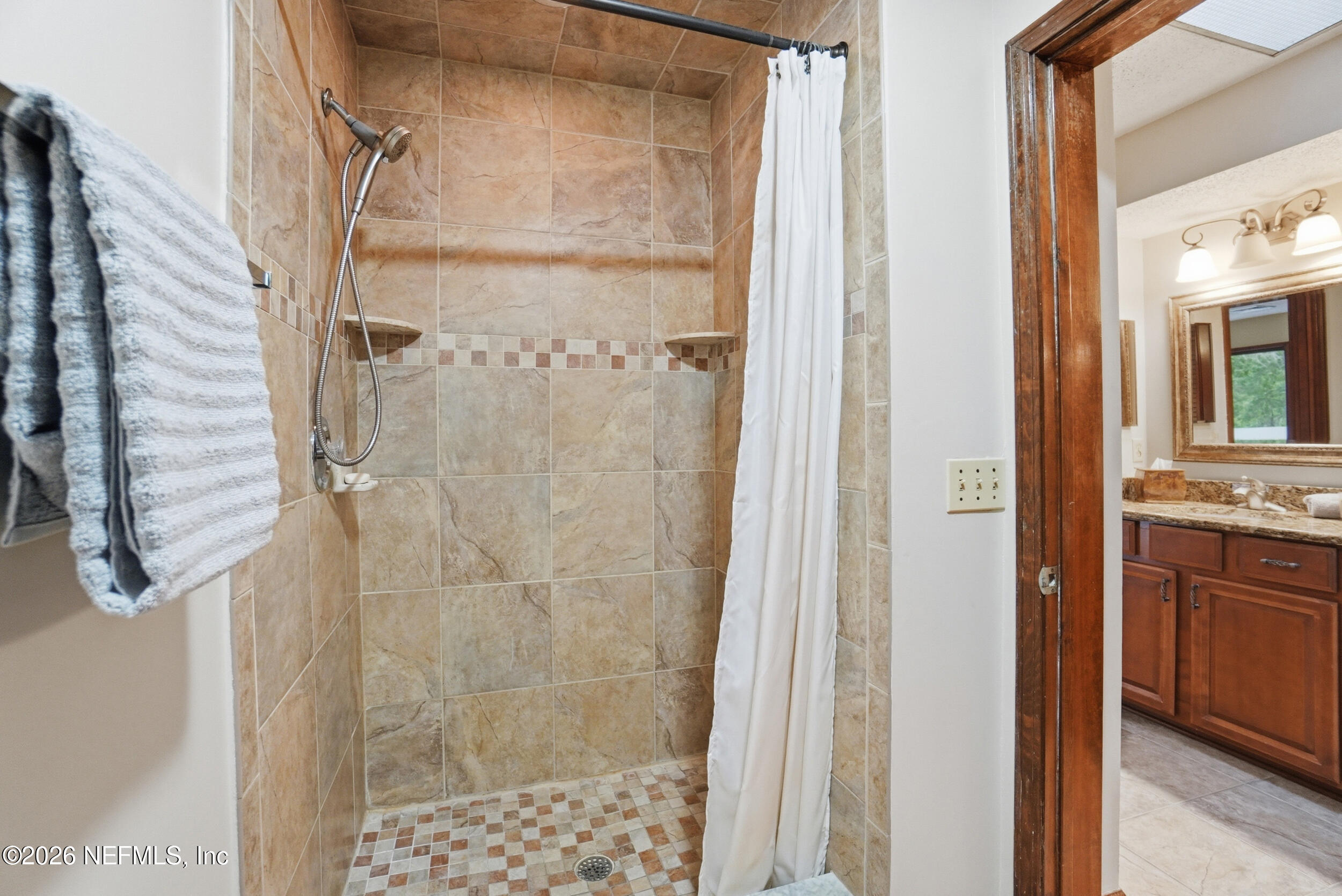 12852 LONGVIEW Drive W