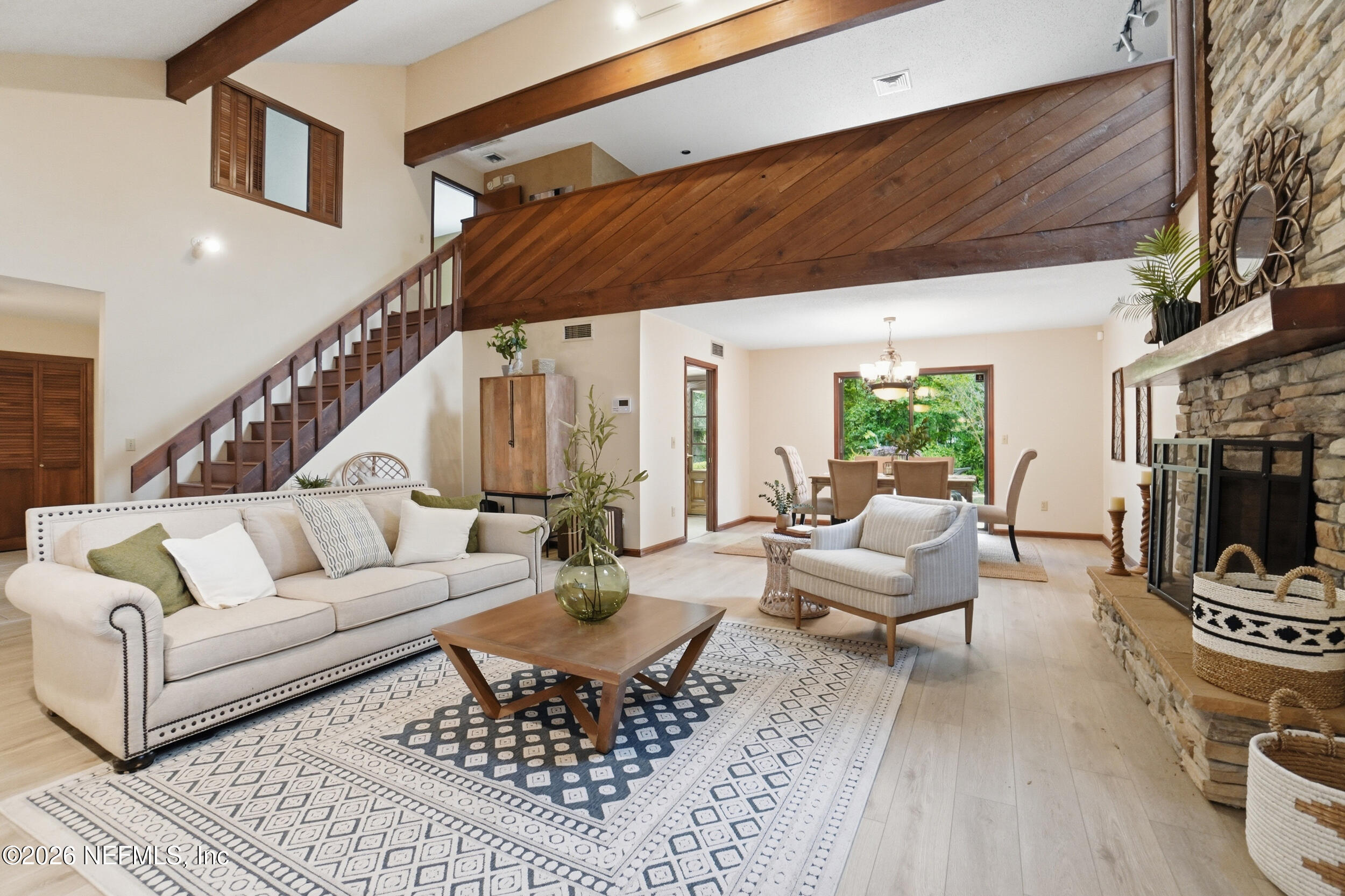 12852 LONGVIEW Drive W