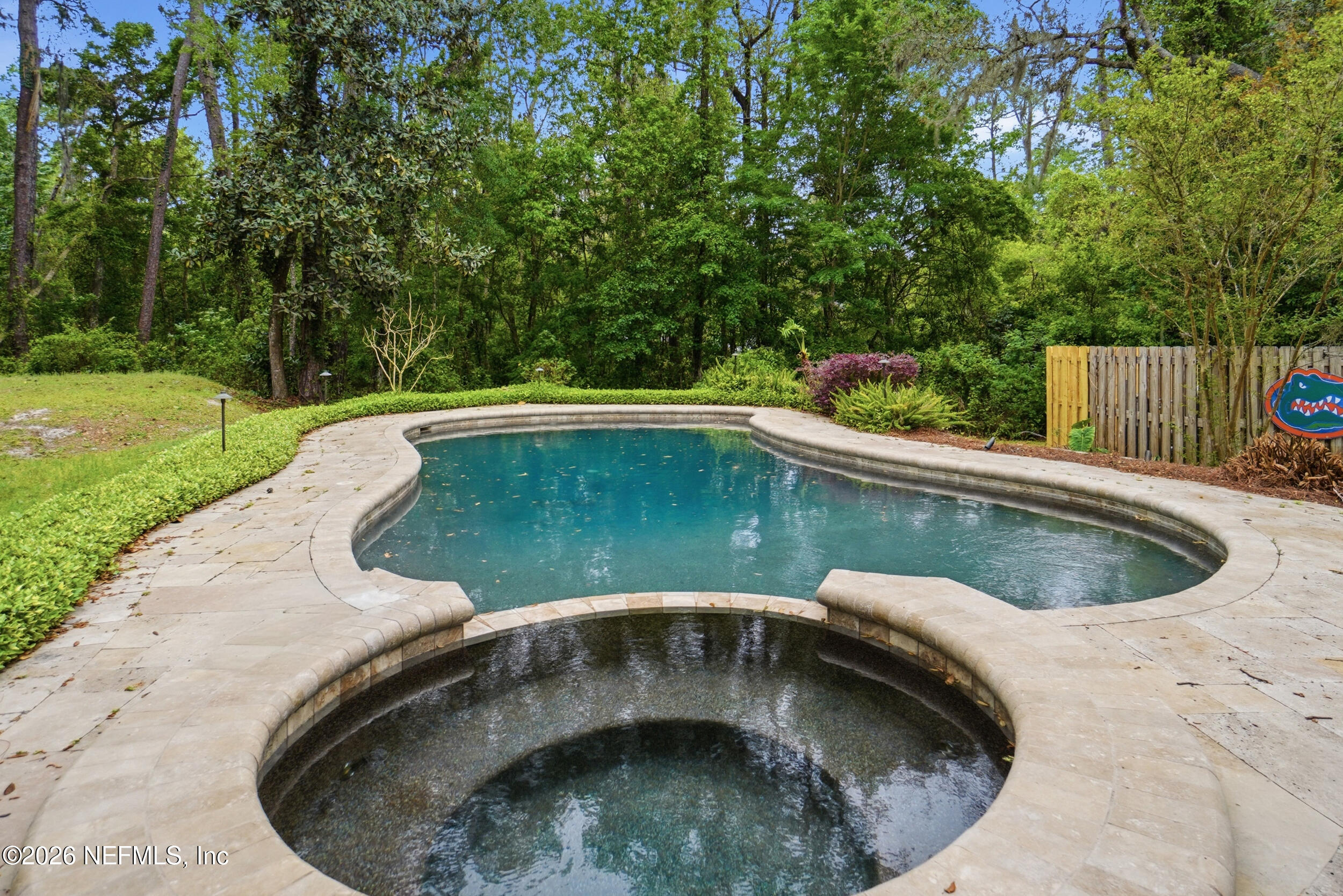 12852 LONGVIEW Drive W