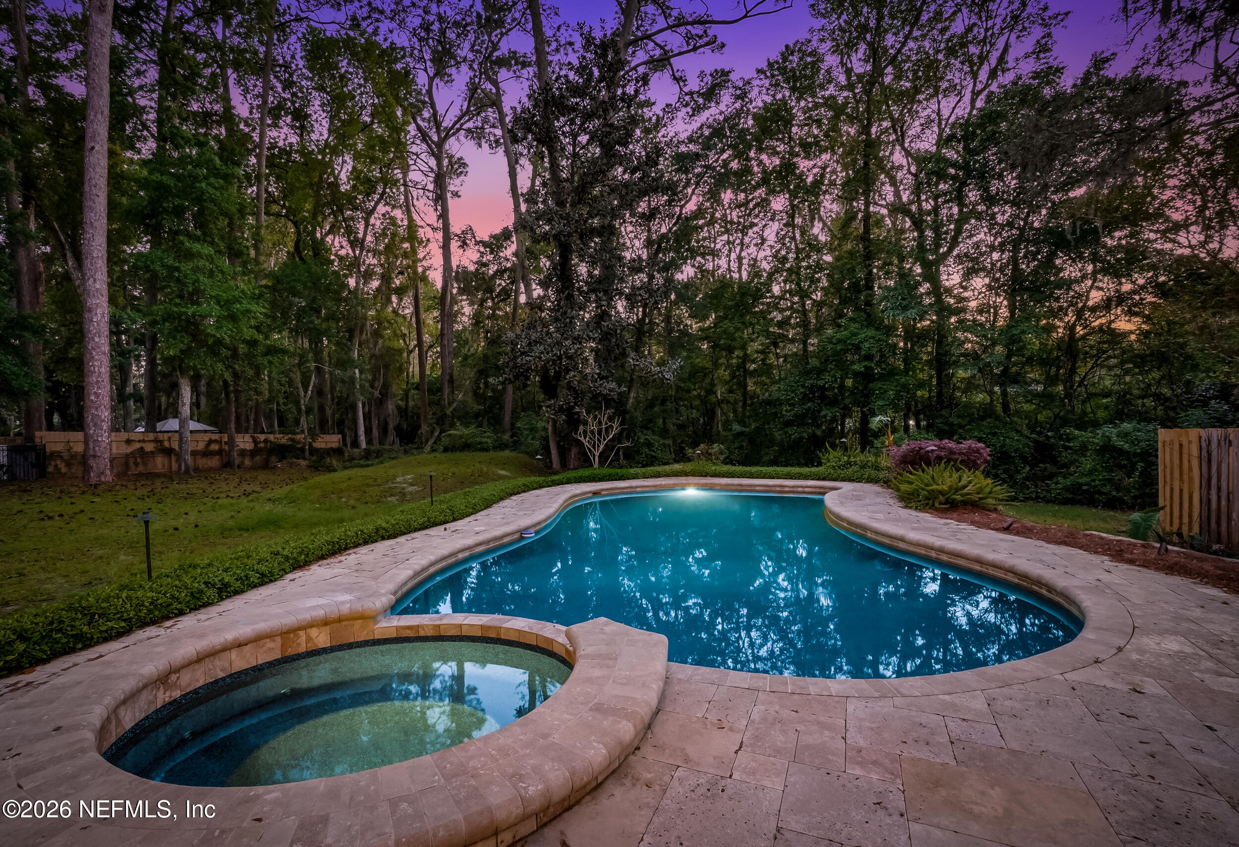 12852 LONGVIEW Drive W