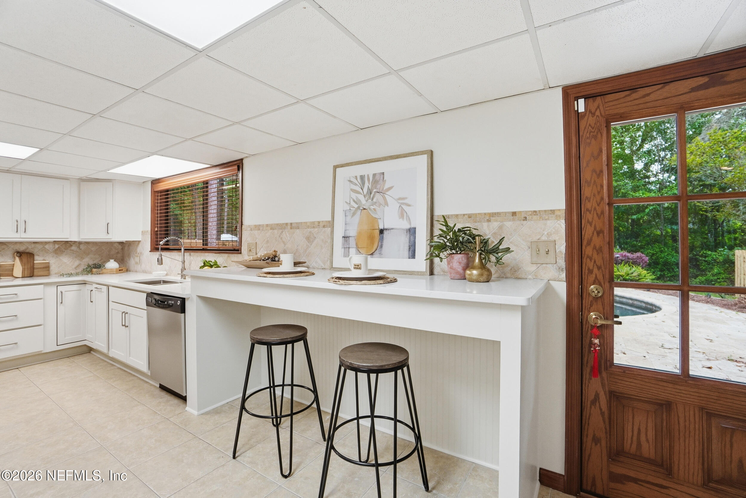 12852 LONGVIEW Drive W