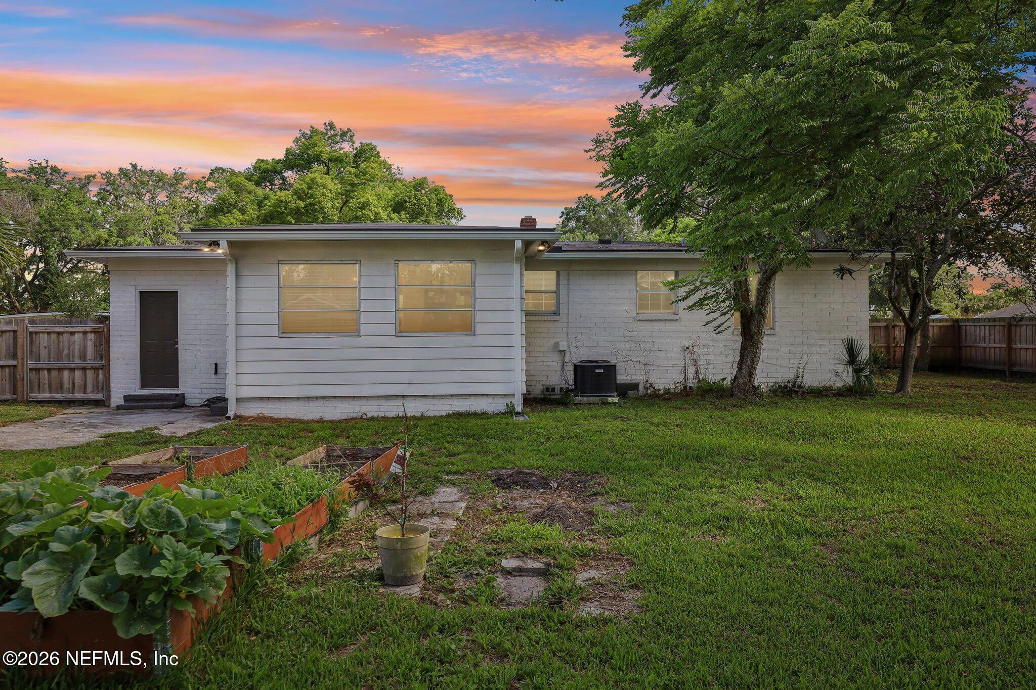 3024 YANLEE Lane