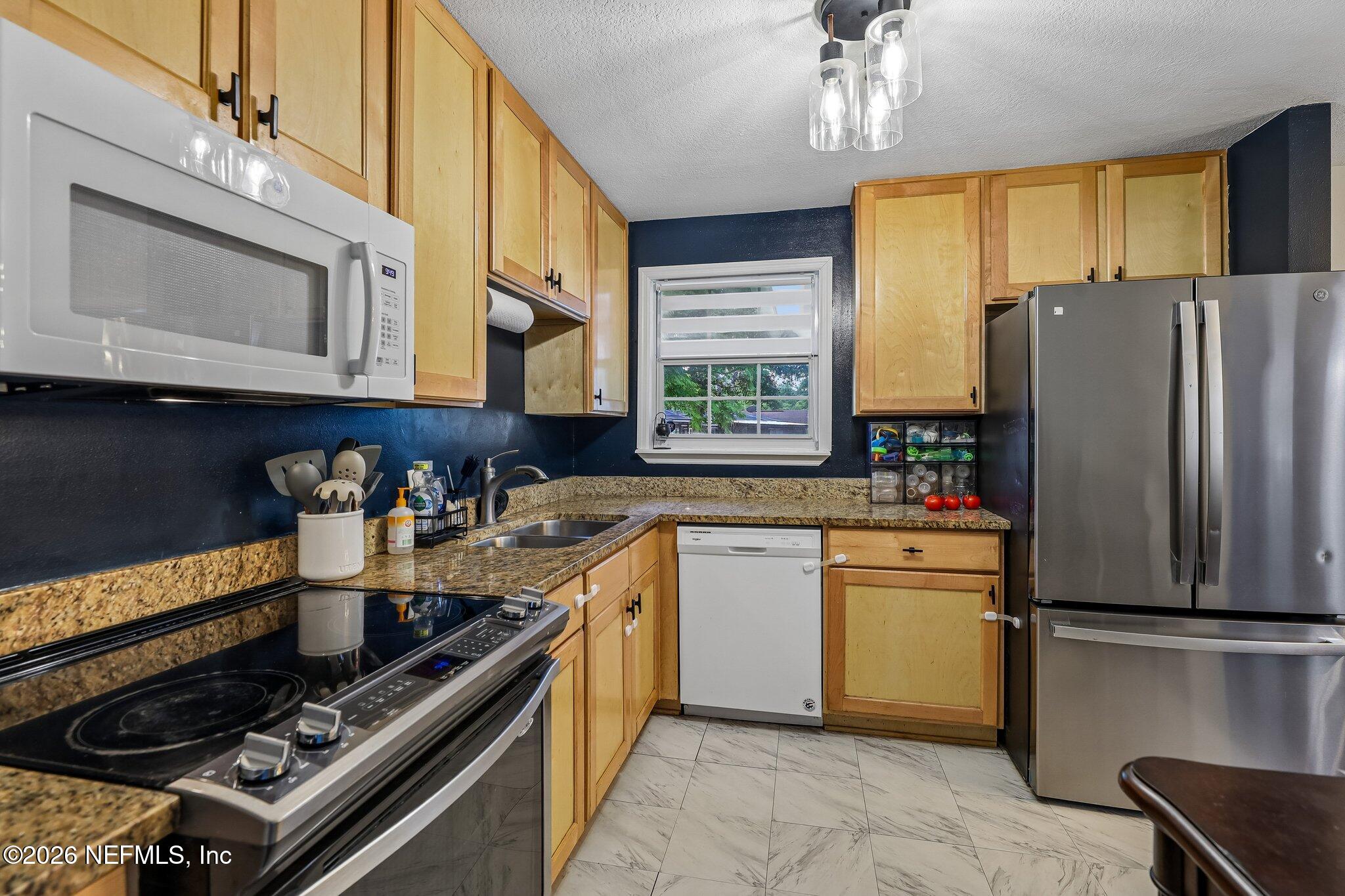 3024 YANLEE Lane