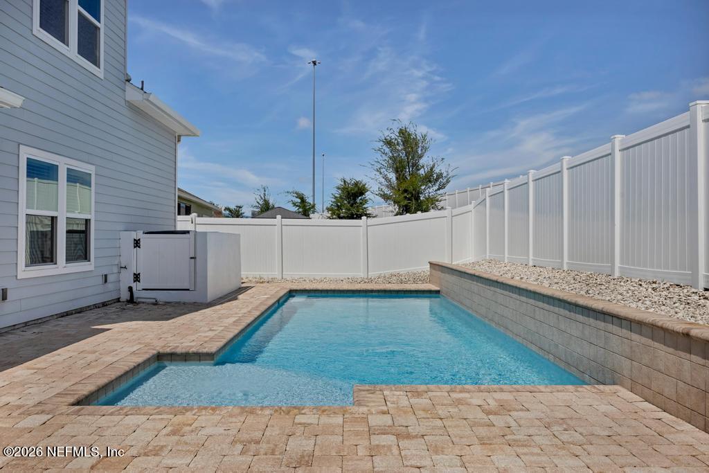 1211 KENDALL Drive