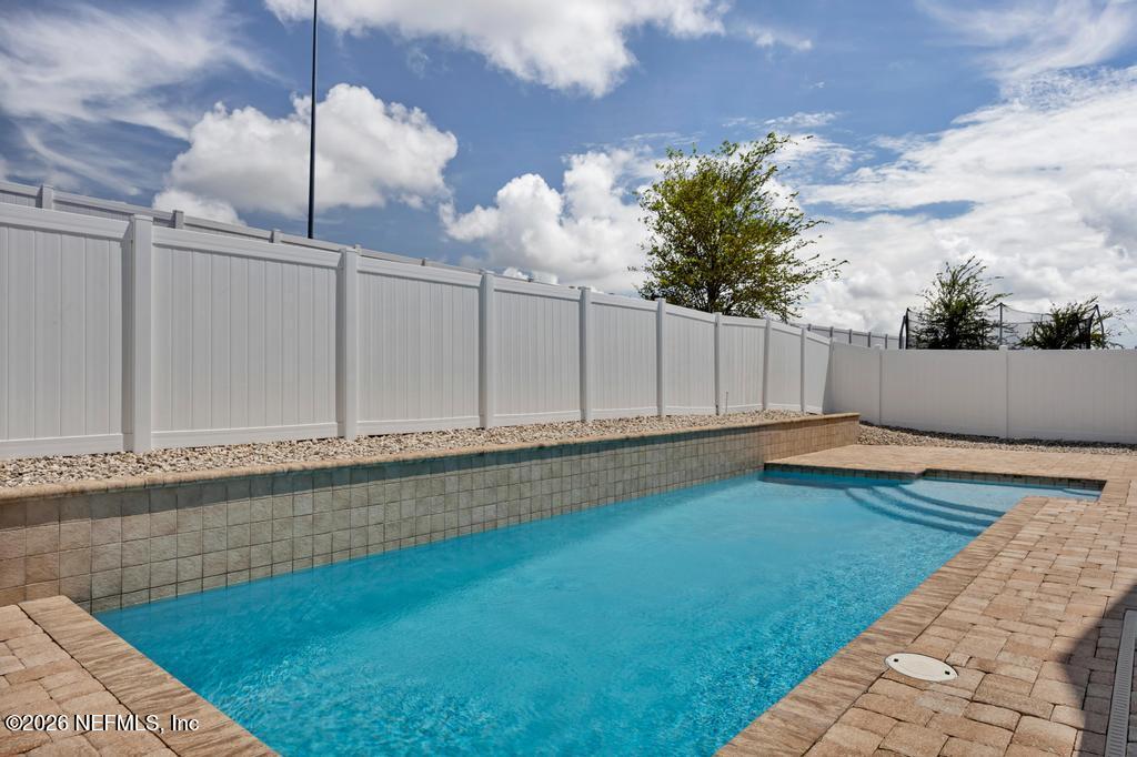 1211 KENDALL Drive