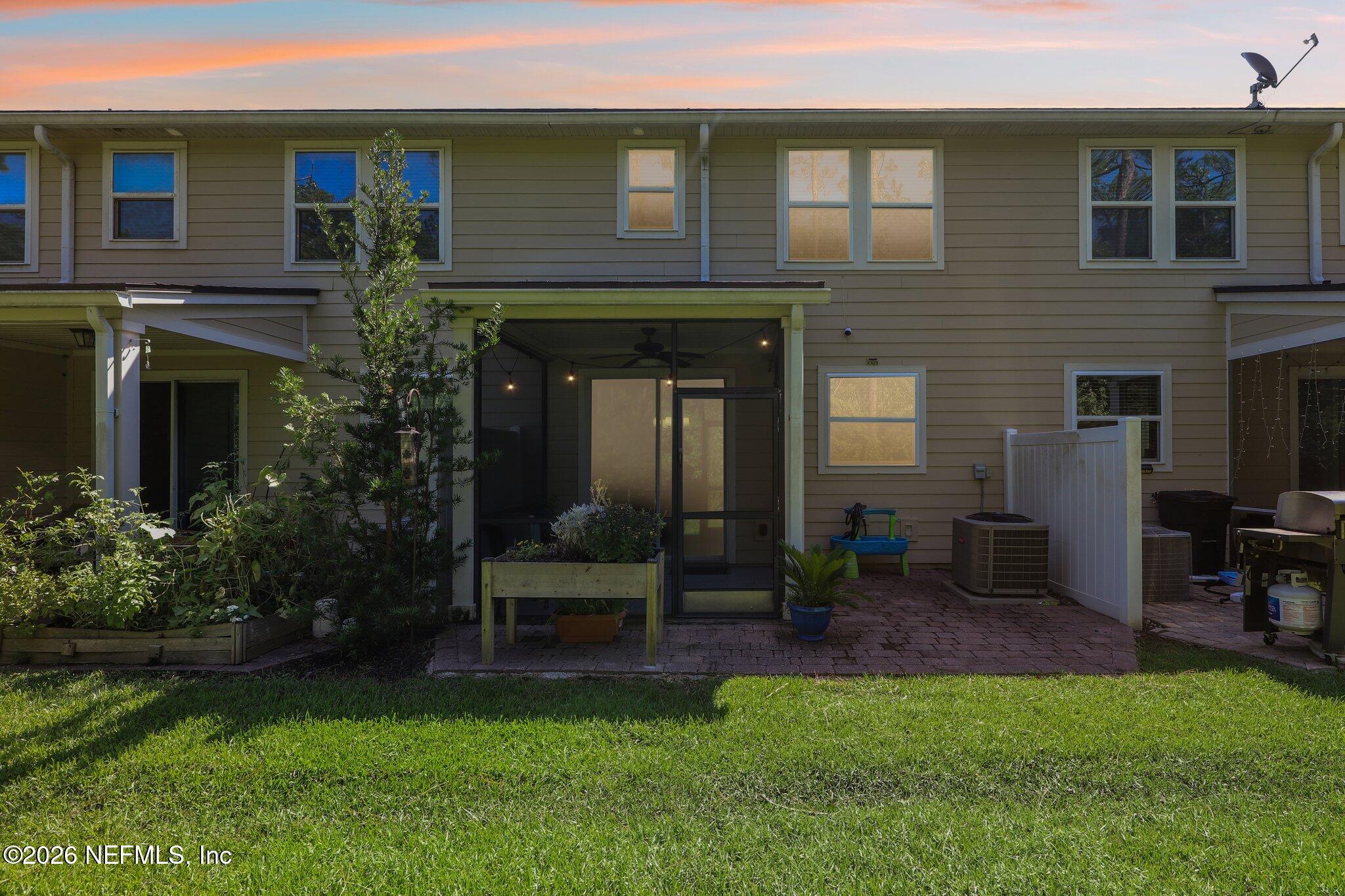 205 RICHMOND Drive, St. Johns