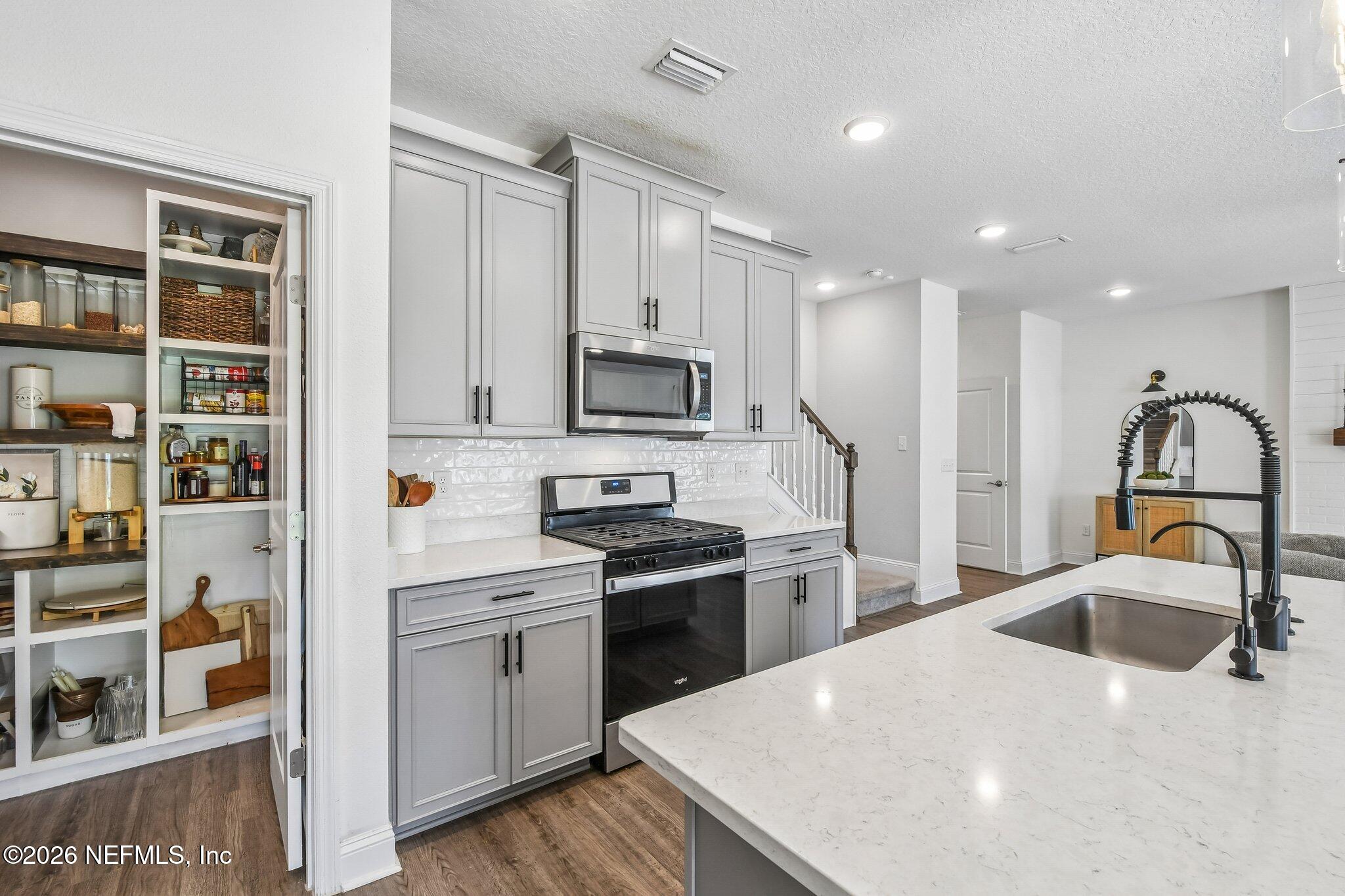 37 VICKSBURG Drive, St. Johns