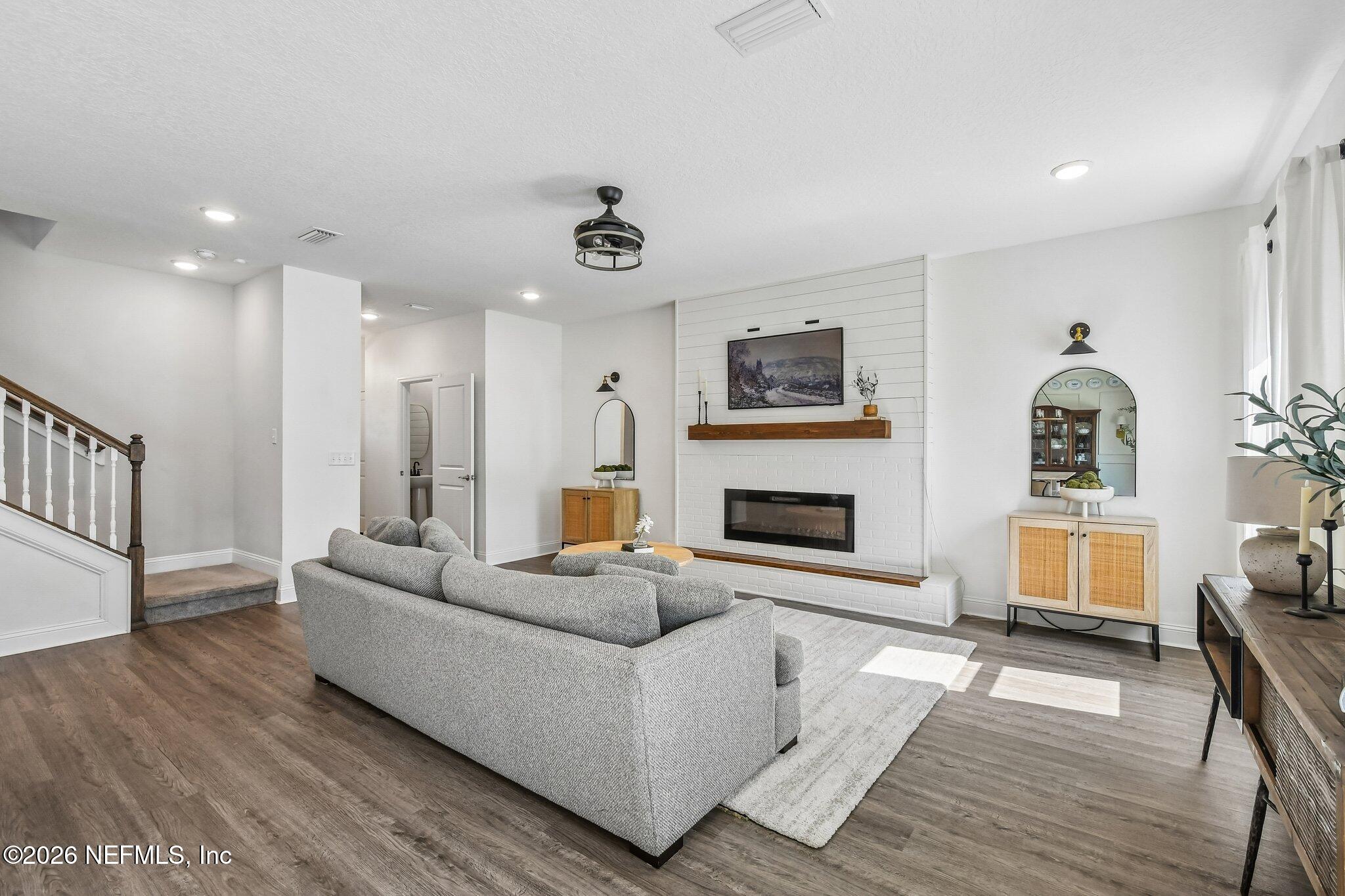 37 VICKSBURG Drive, St. Johns