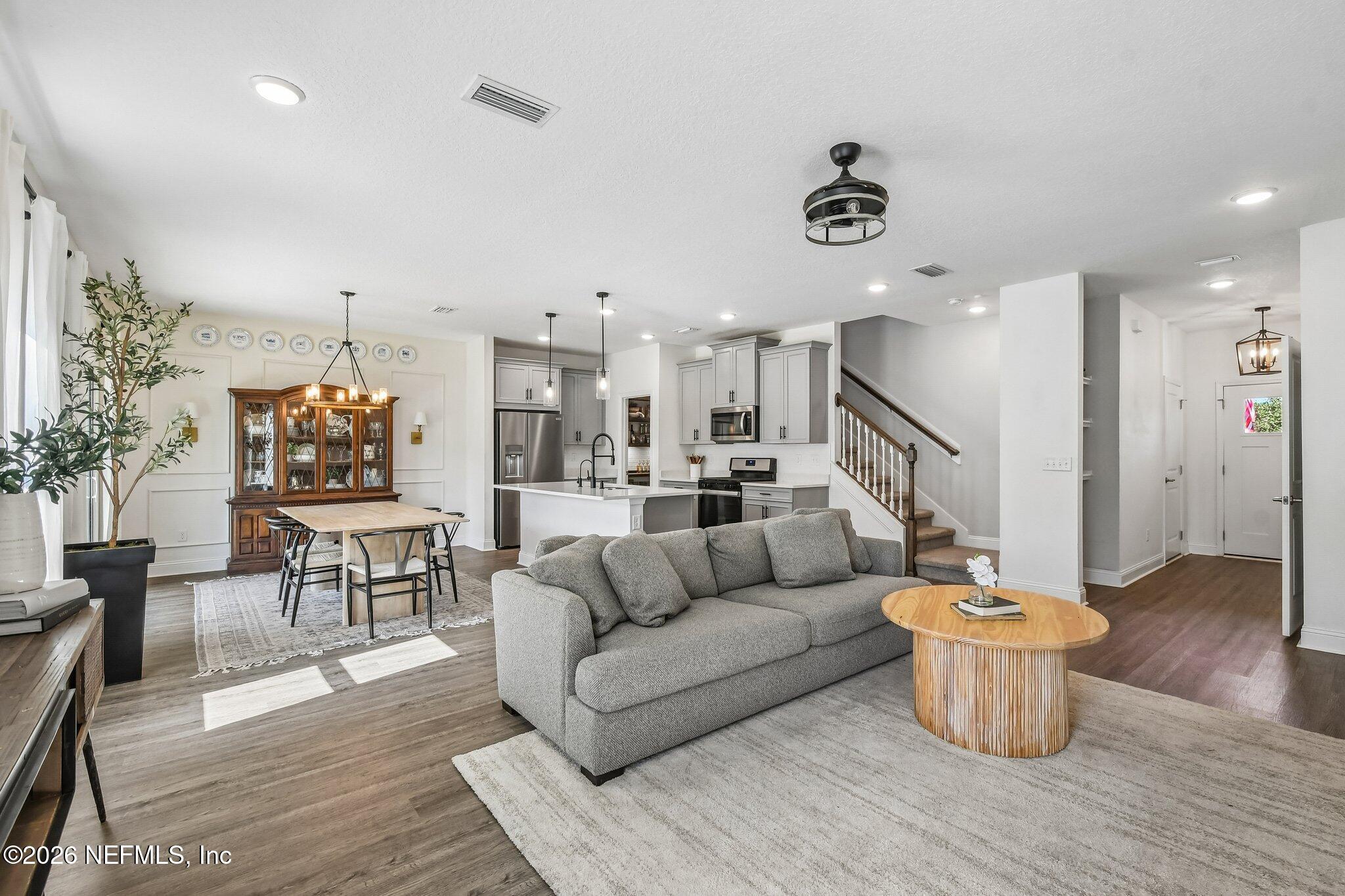 37 VICKSBURG Drive, St. Johns