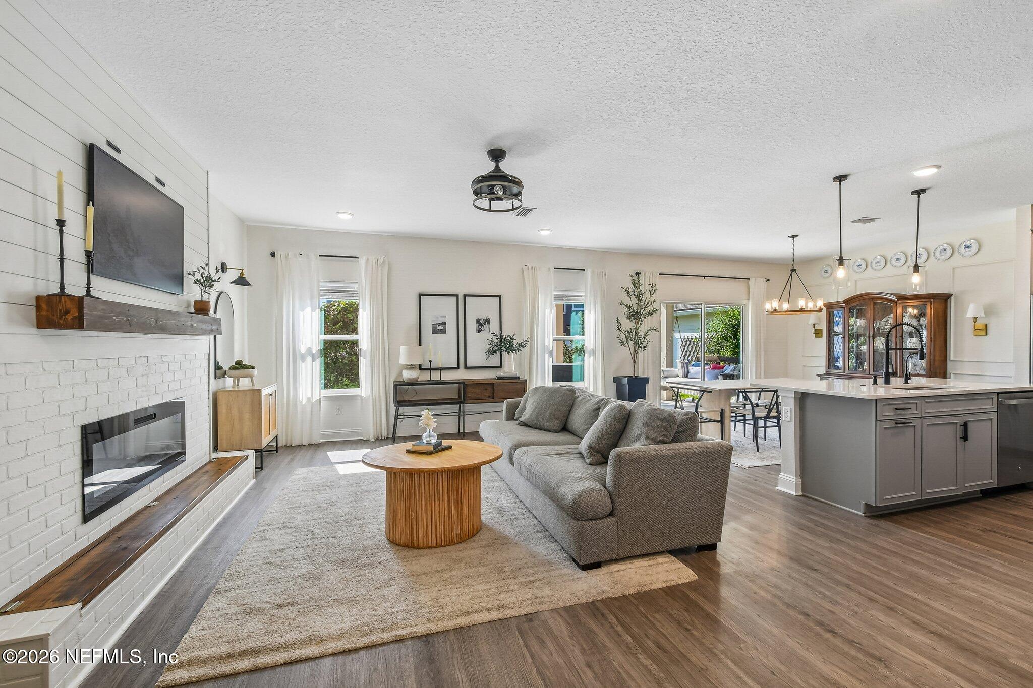37 VICKSBURG Drive, St. Johns