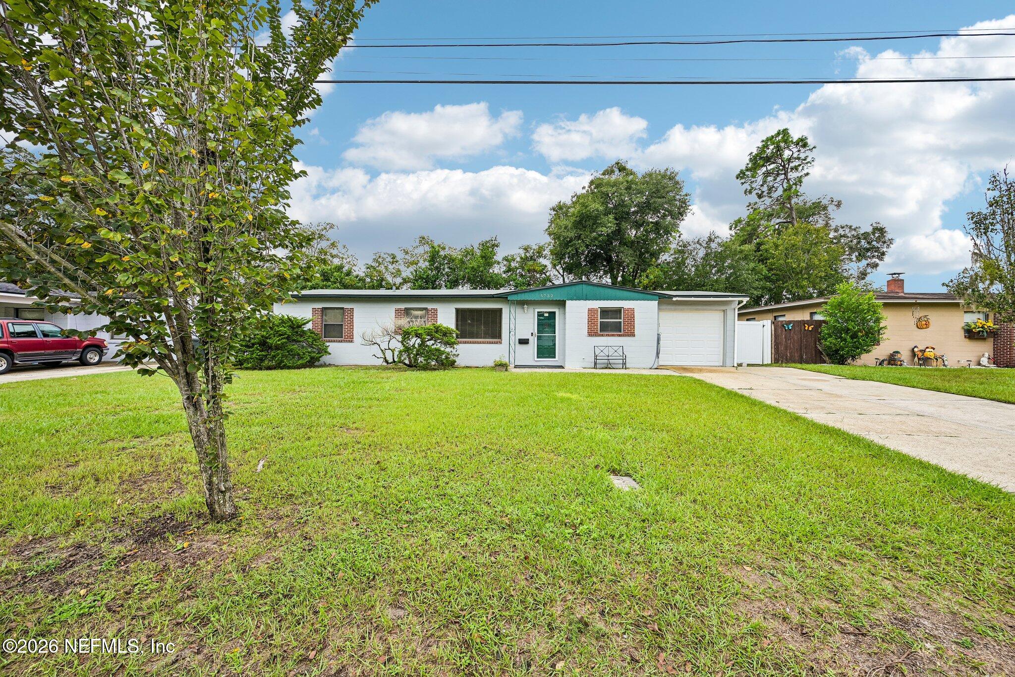 5732 CEDAR FOREST Drive S