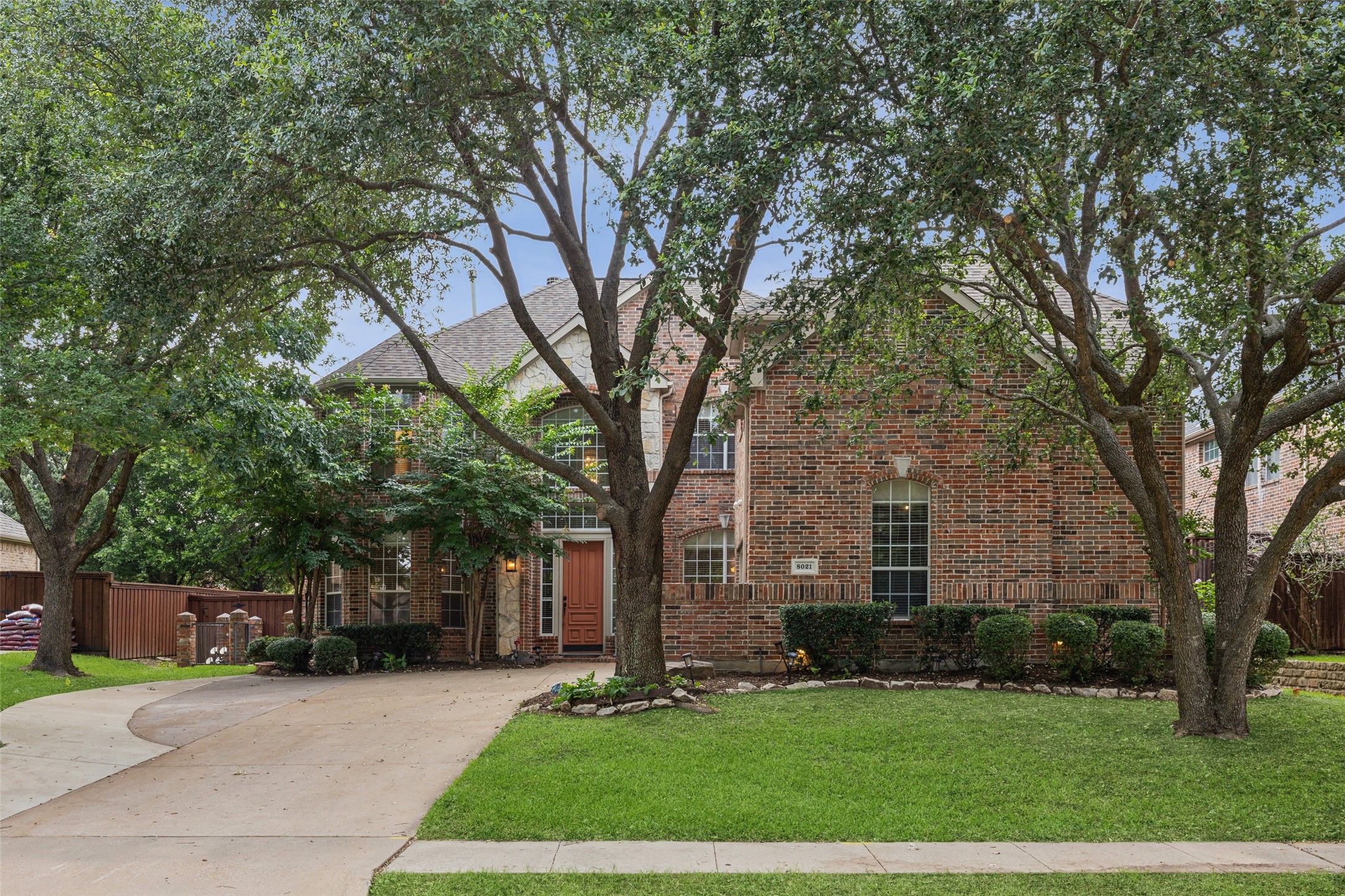 8021 Stonehill Drive