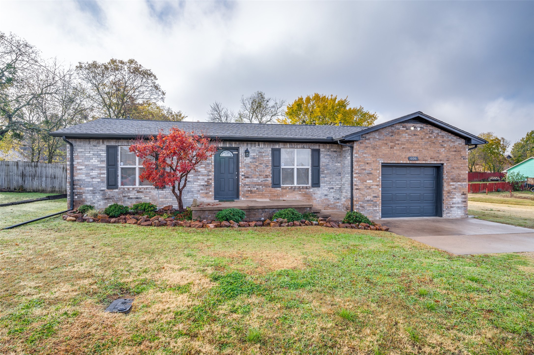 606 W Pecan Street