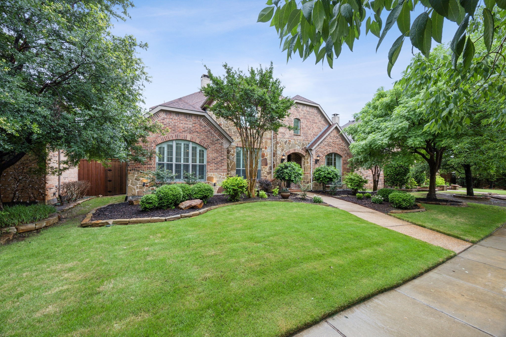 2242 Magic Mantle Drive