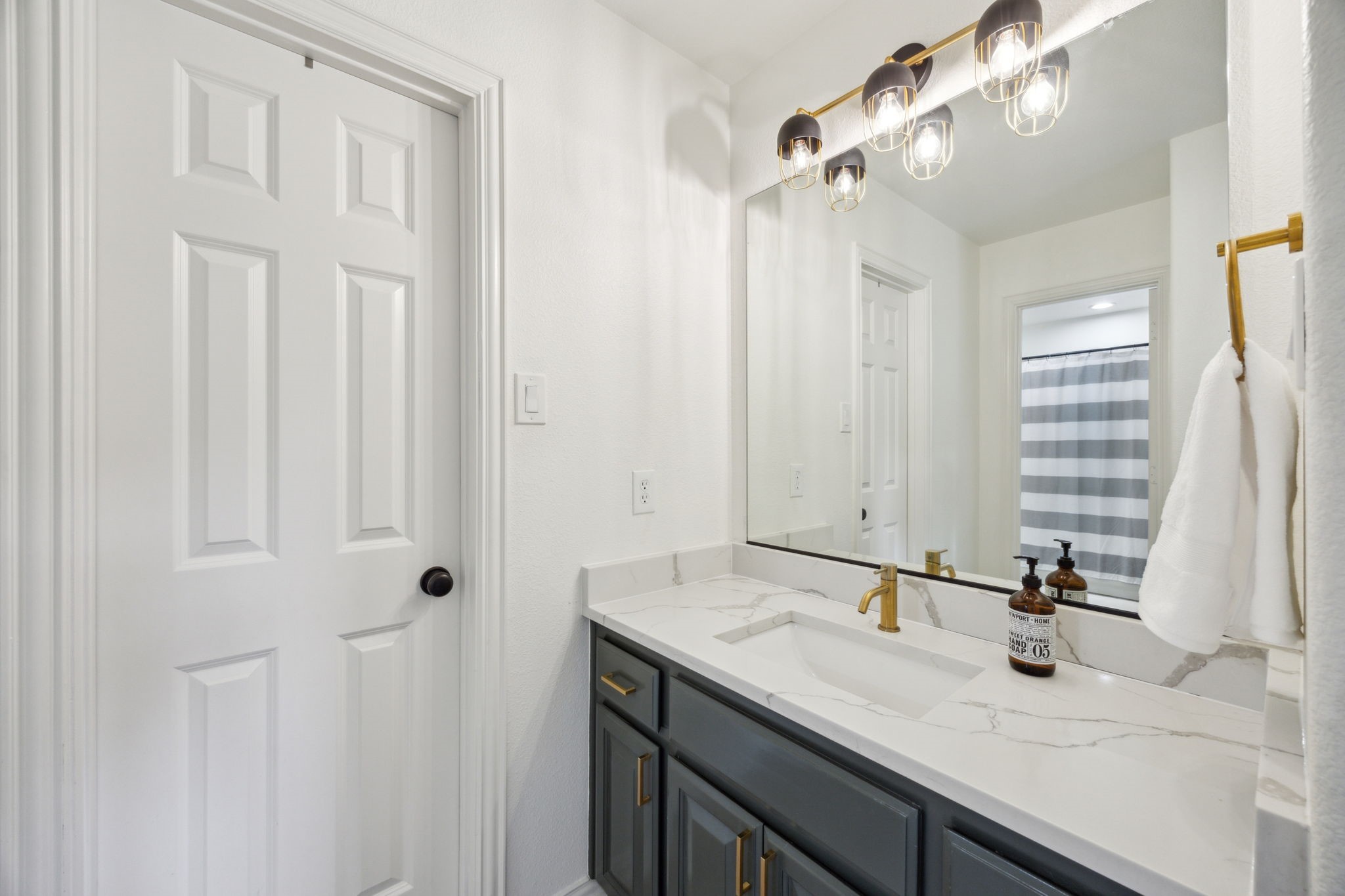 2242 Magic Mantle Drive