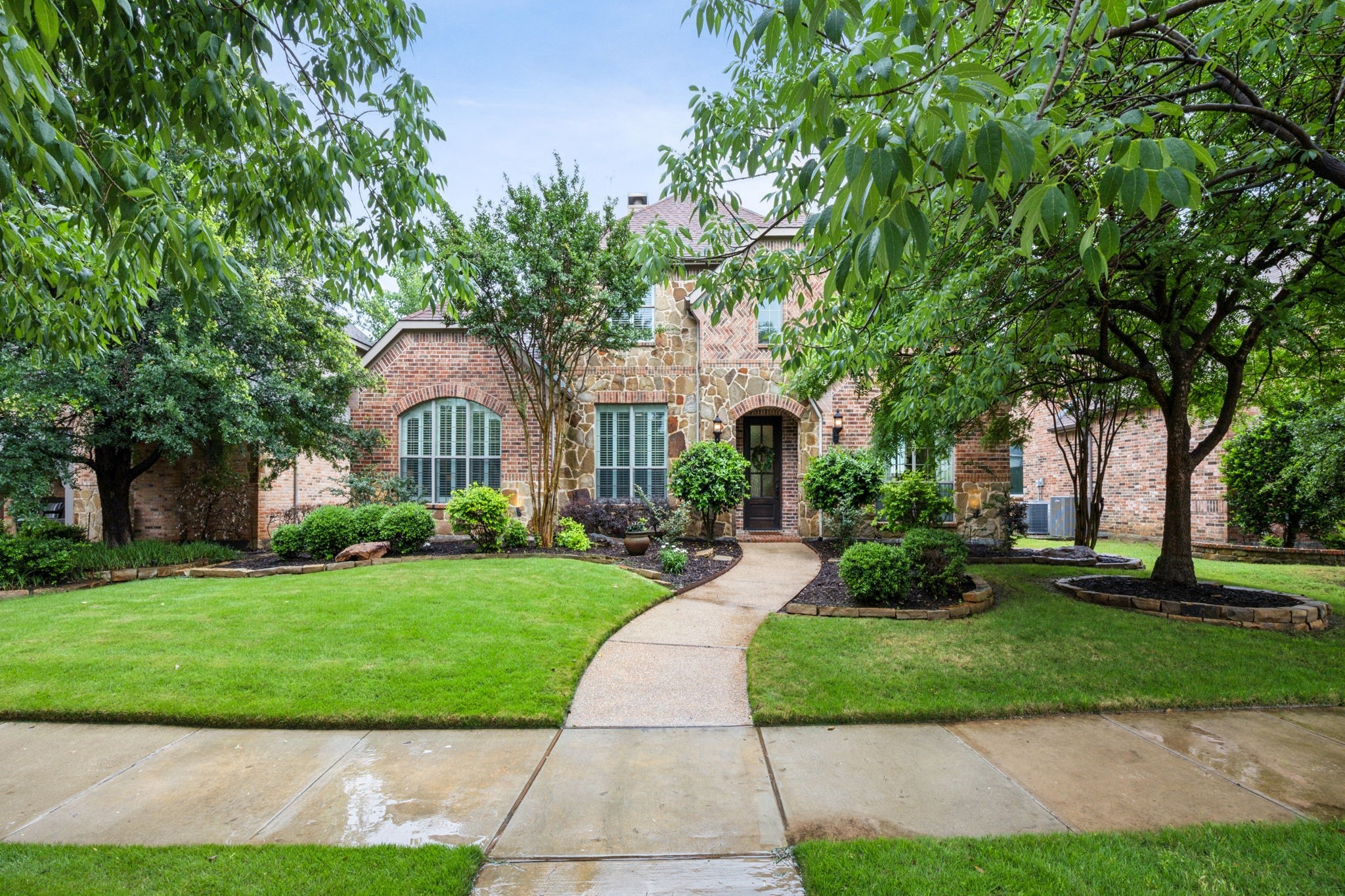 2242 Magic Mantle Drive