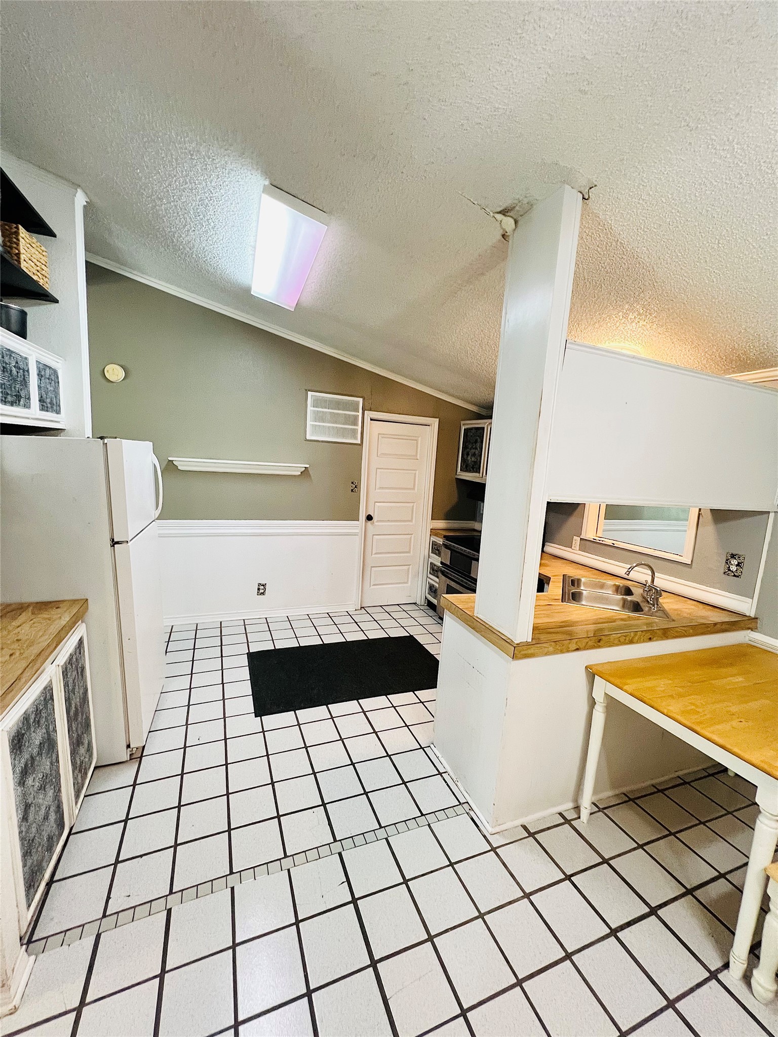 9083 County Road 864