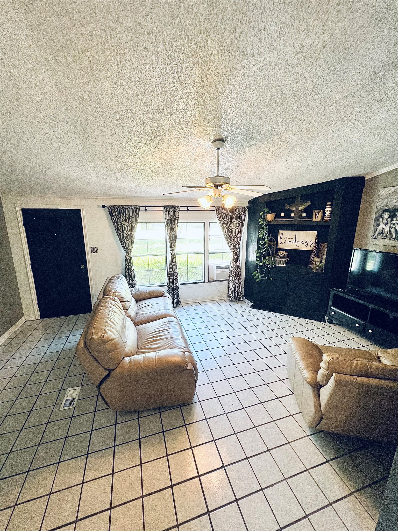 9083 County Road 864