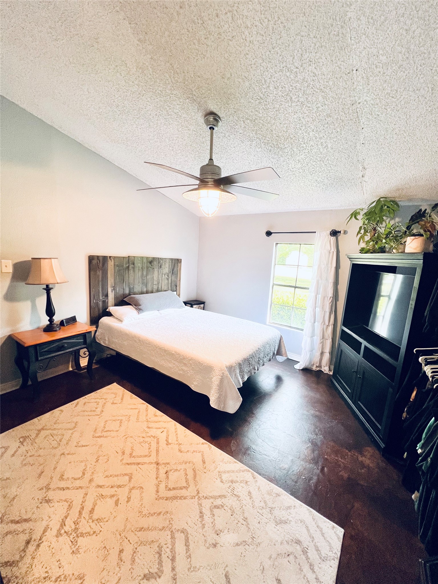 9083 County Road 864