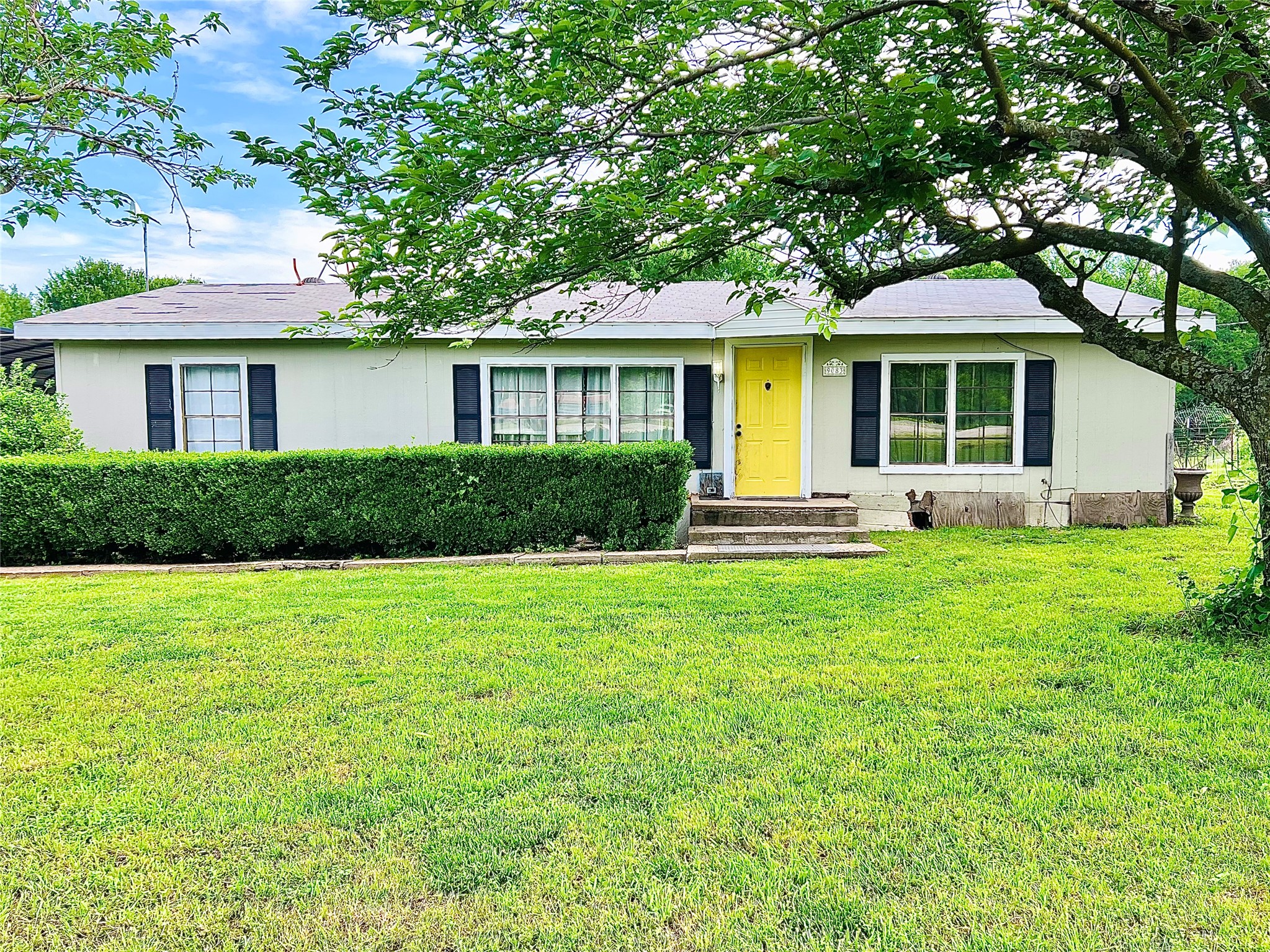 9083 County Road 864