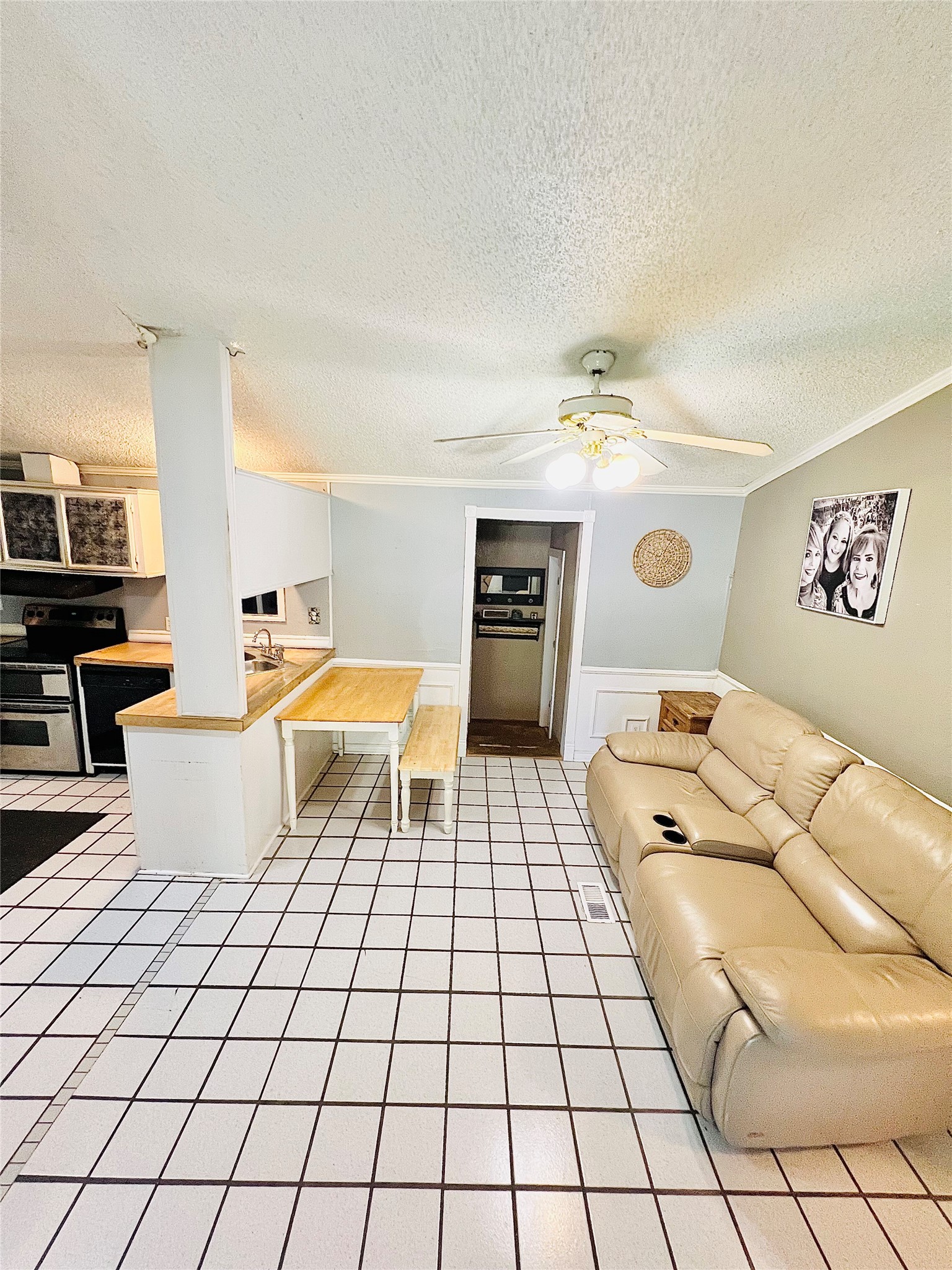 9083 County Road 864