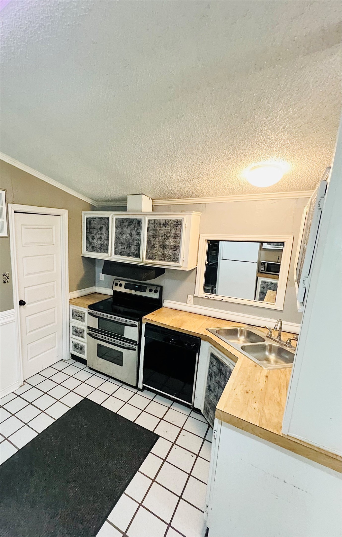 9083 County Road 864