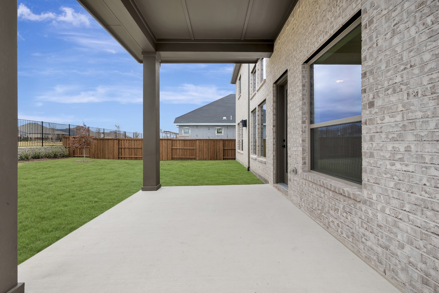 1536 Ebling Way