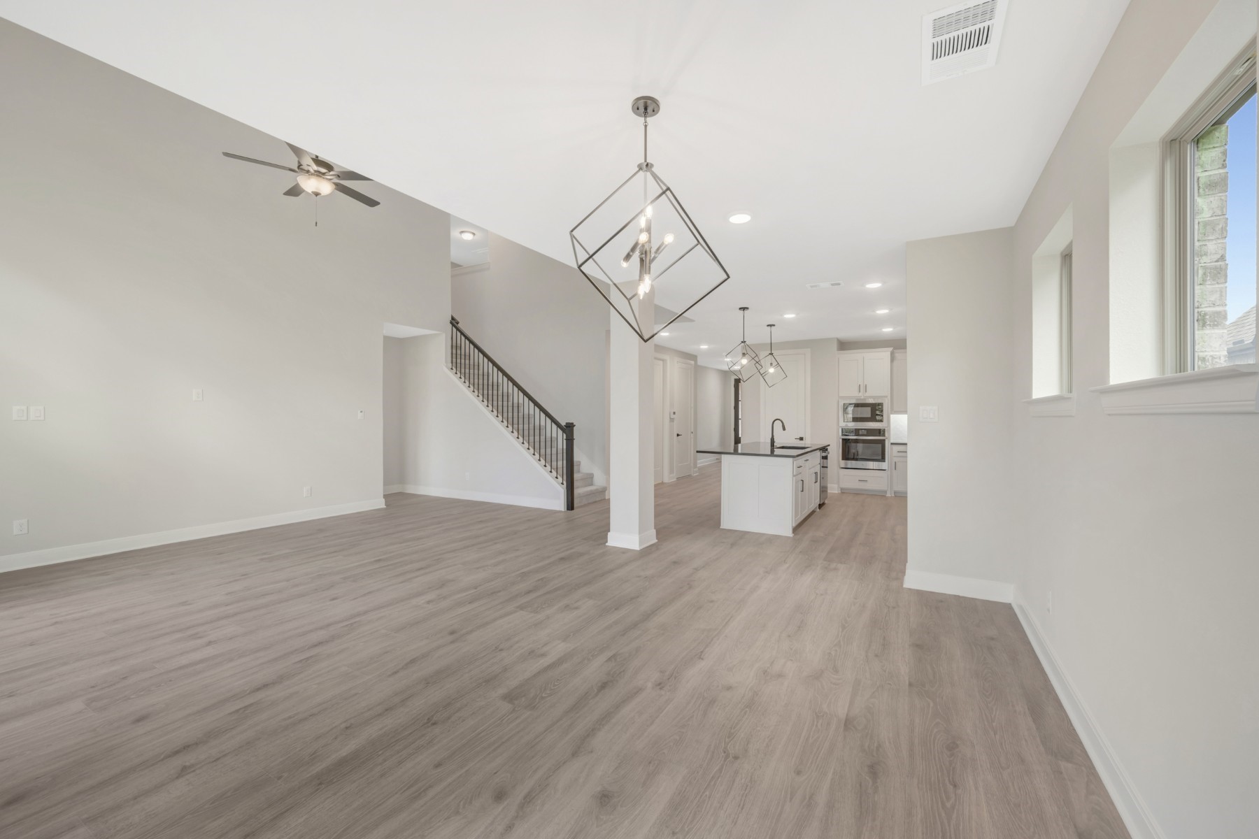 1536 Ebling Way