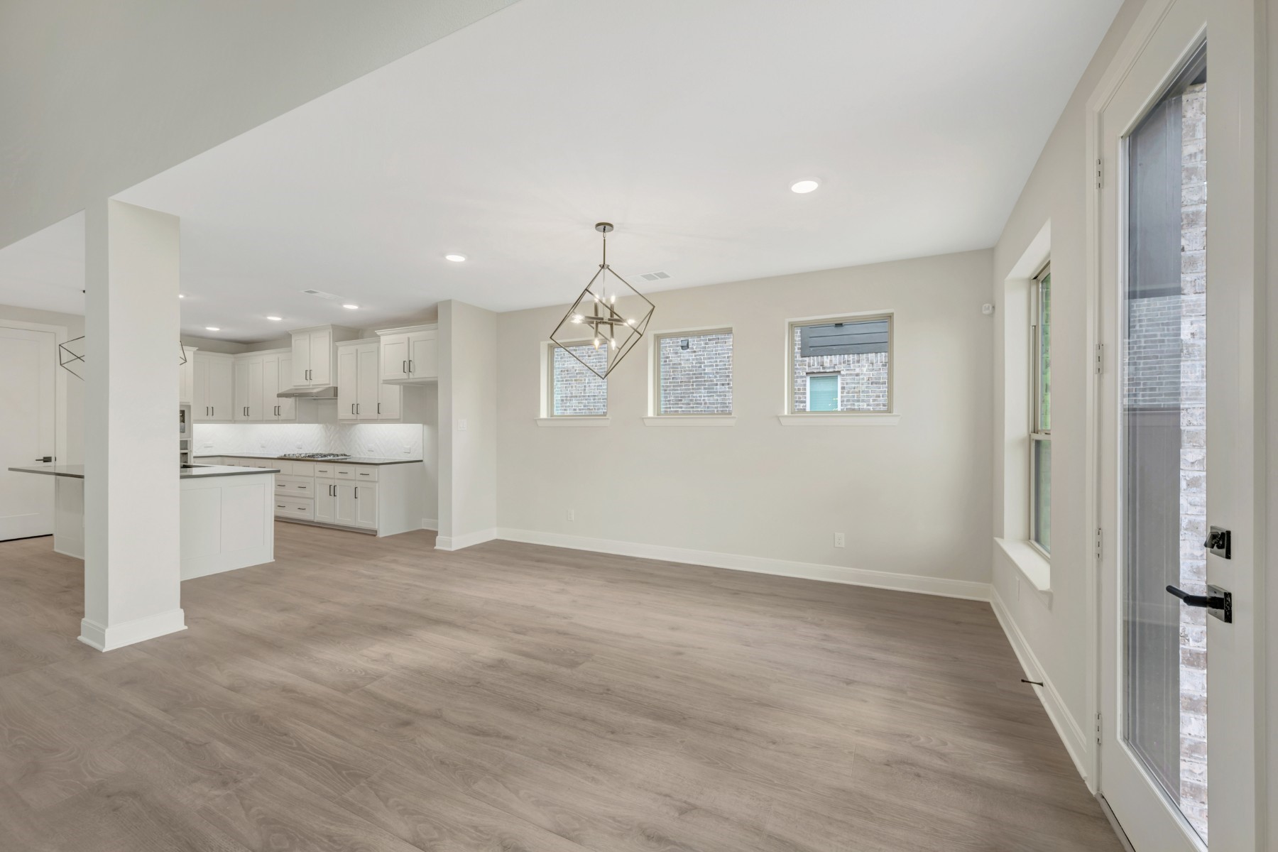 1536 Ebling Way