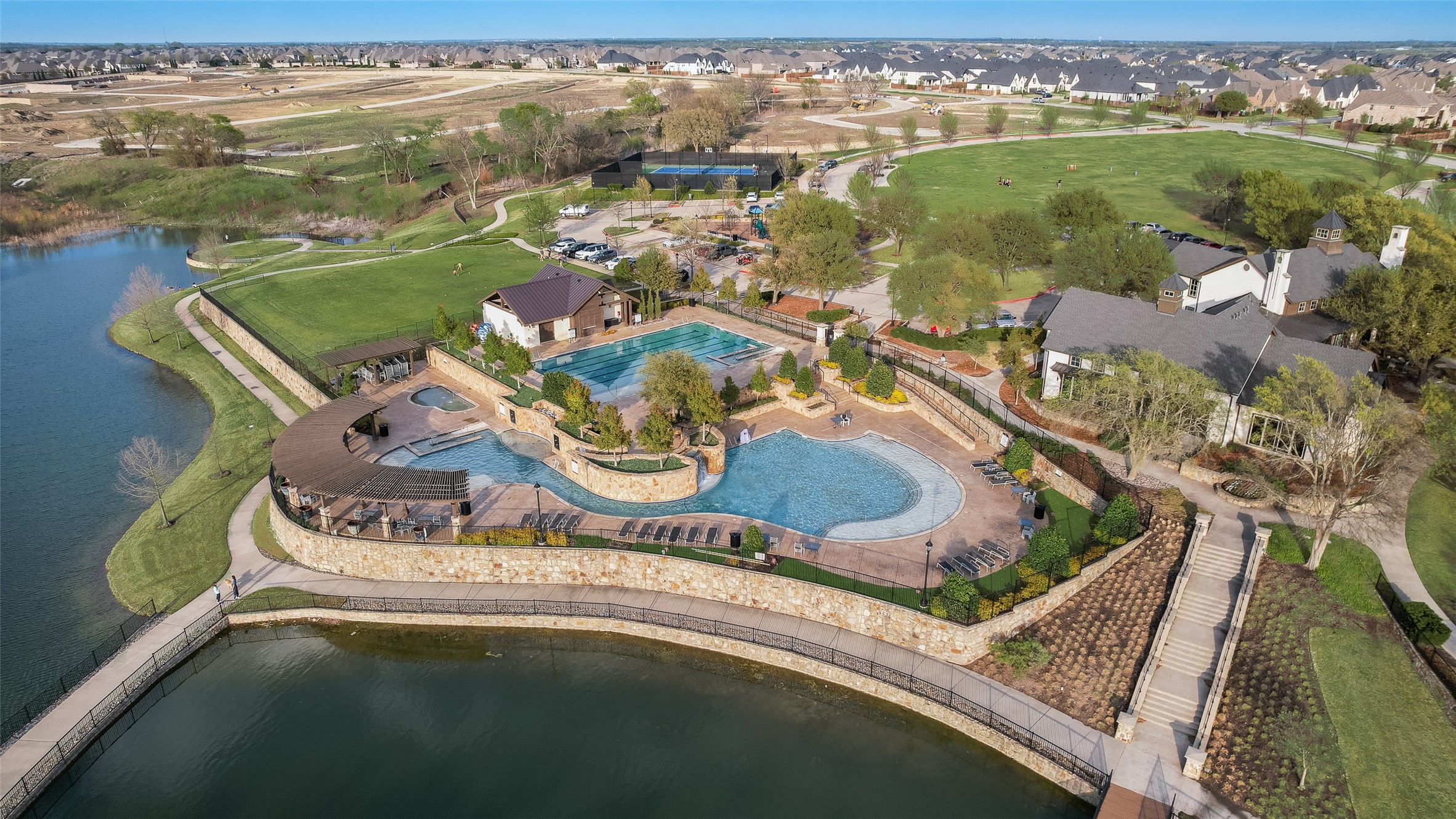 2425 Eclipse Place