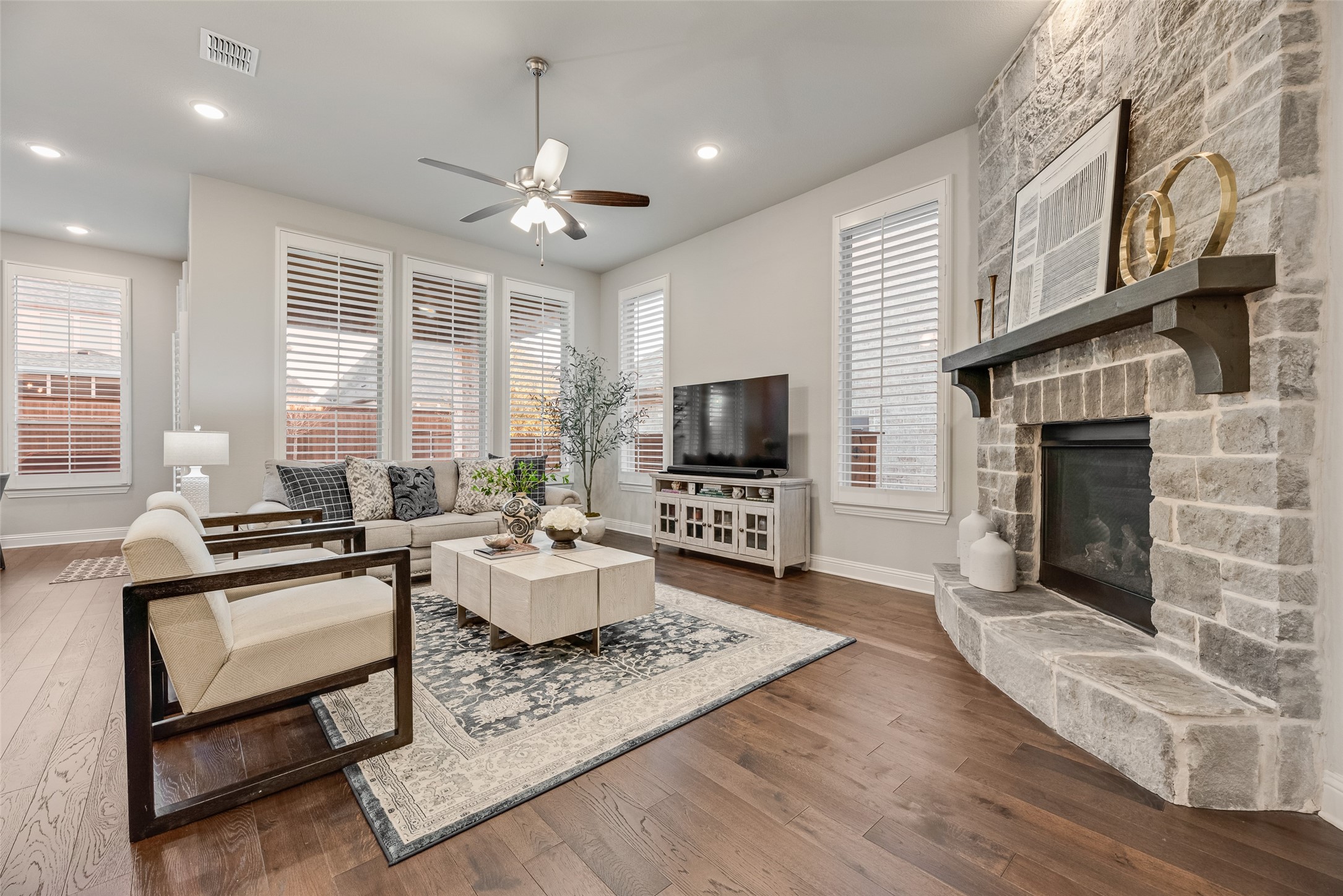 2425 Eclipse Place