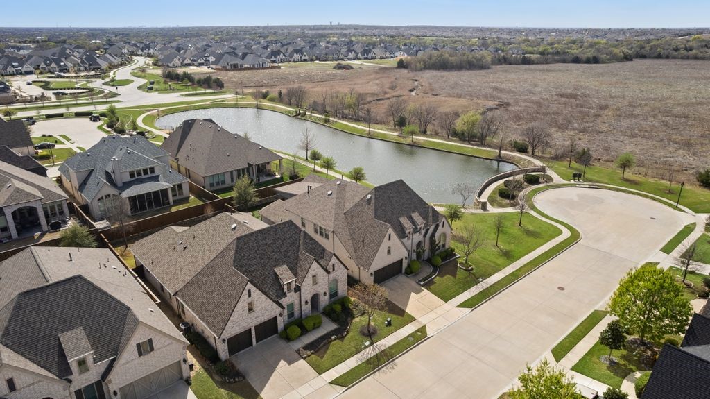 2425 Eclipse Place