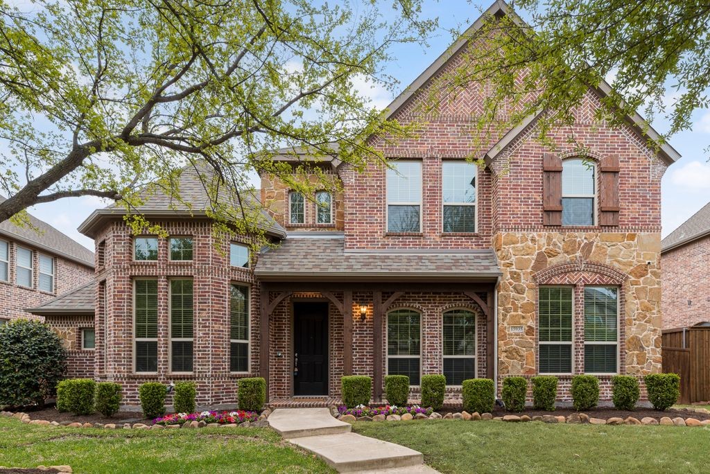 15935 Willowbrook Lane