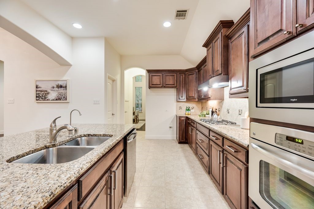 15935 Willowbrook Lane