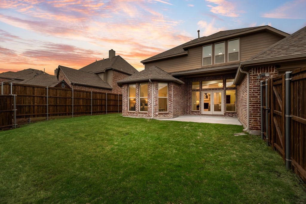 15935 Willowbrook Lane