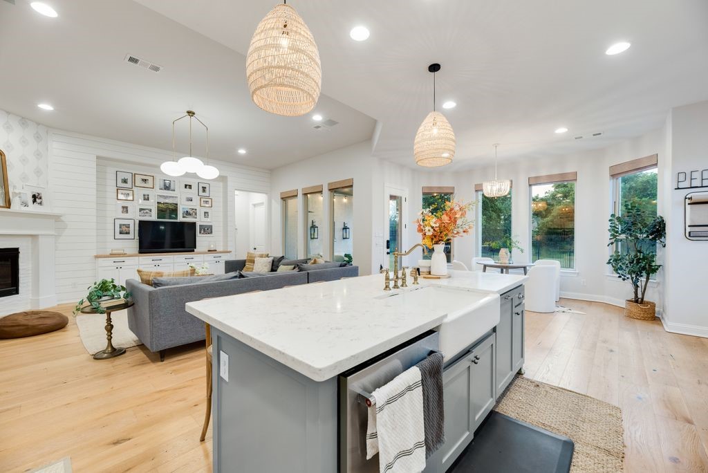 3413 Maplewood Drive