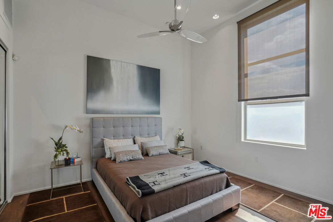 530 N Larchmont Blvd Unit: 2