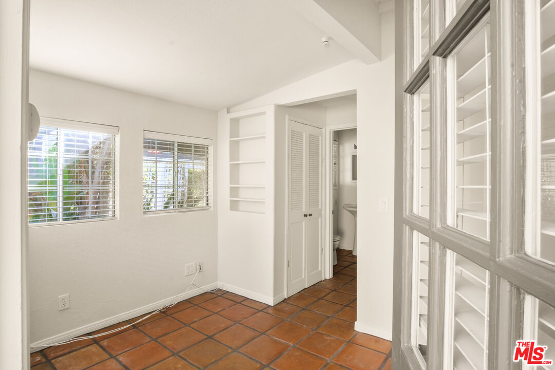 816 N Crescent Heights Blvd