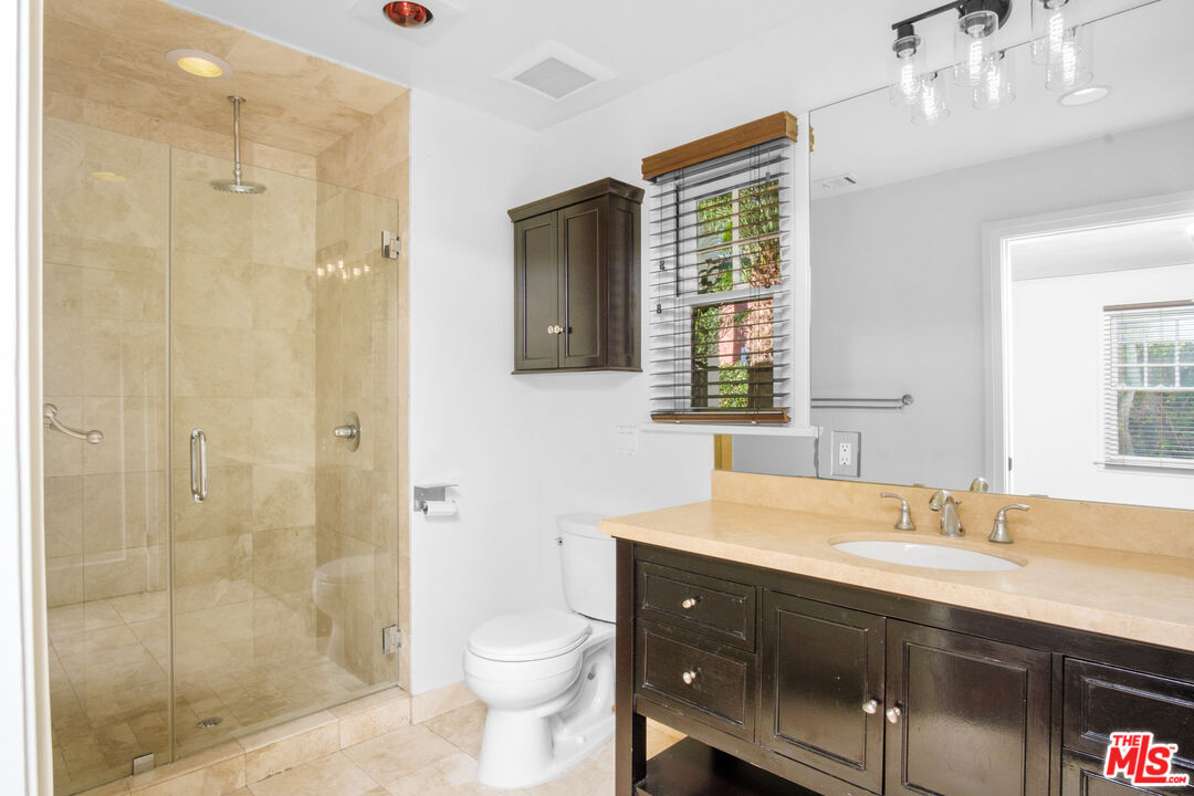 816 N Crescent Heights Blvd