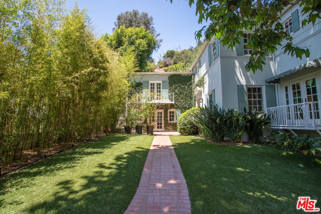 2055 Outpost Dr