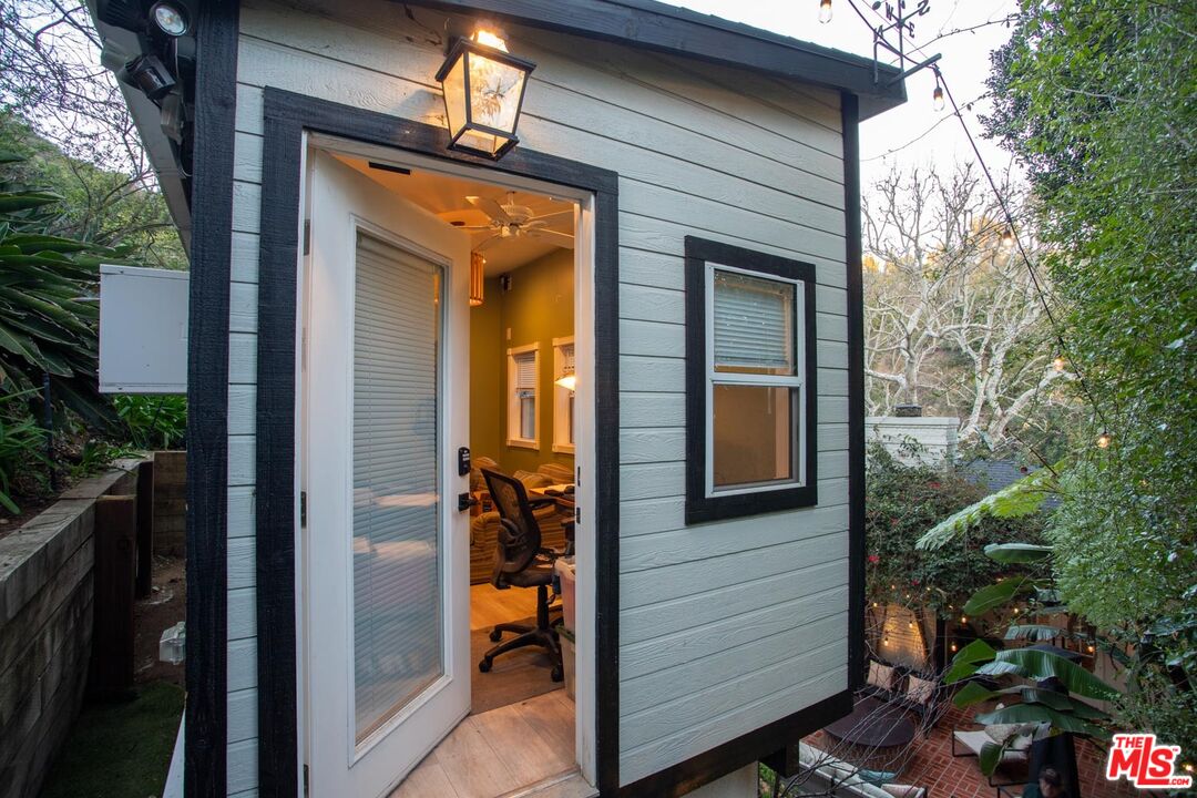 2055 Outpost Dr