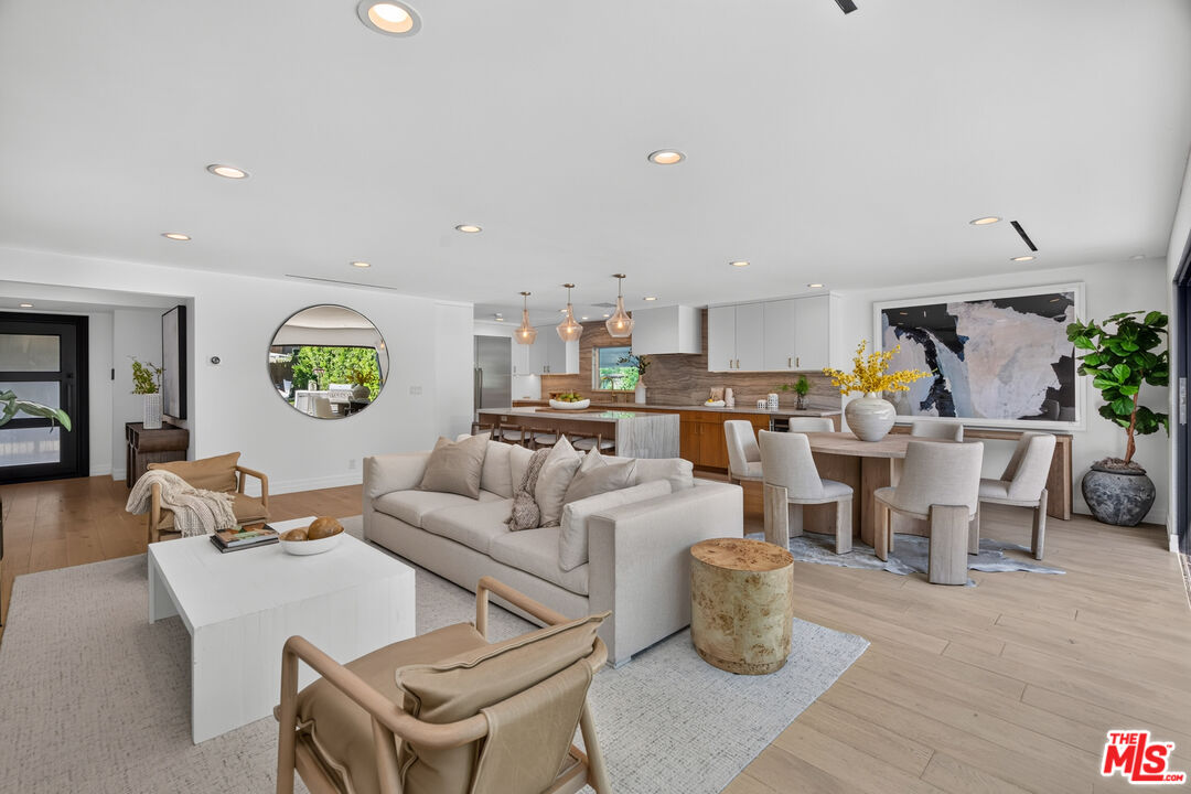 14348 Roblar Pl