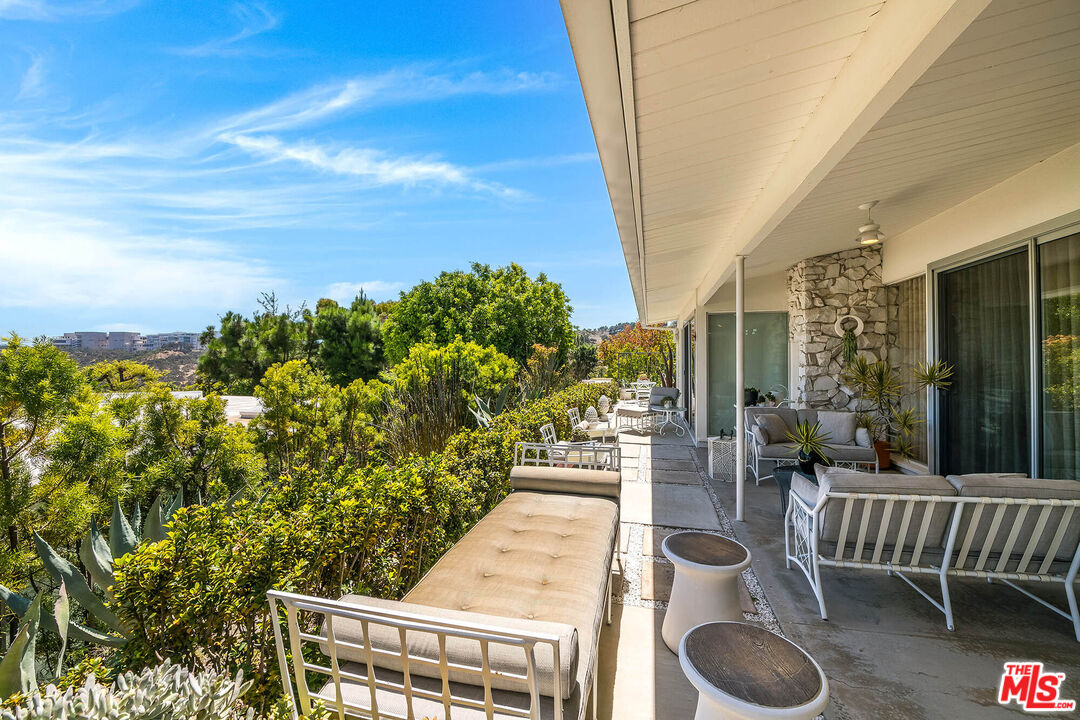 1331 Casiano Rd