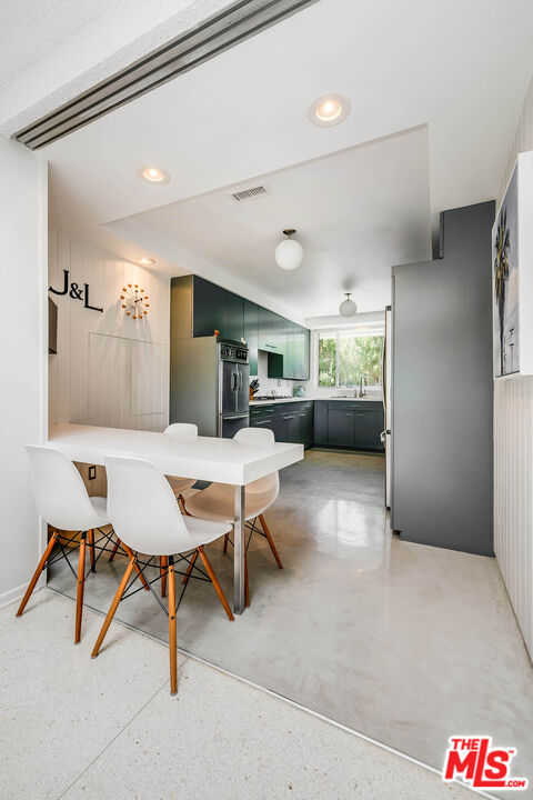 1331 Casiano Rd
